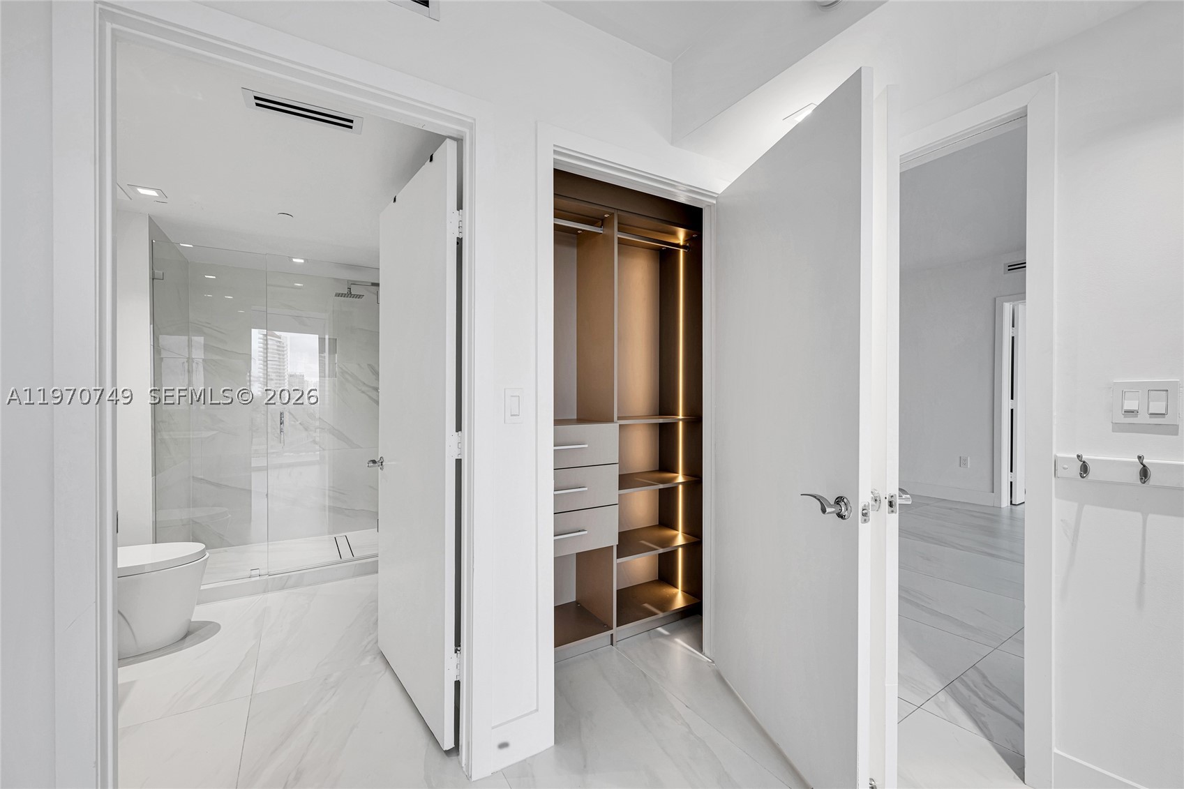 BEACH CLUB ONE - Residential