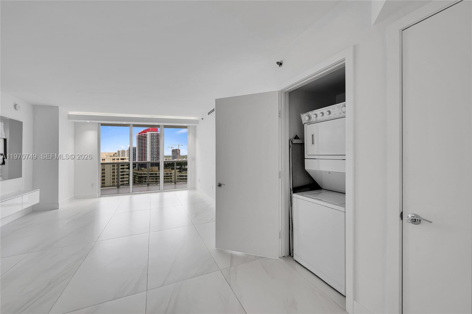 BEACH CLUB ONE - Residential