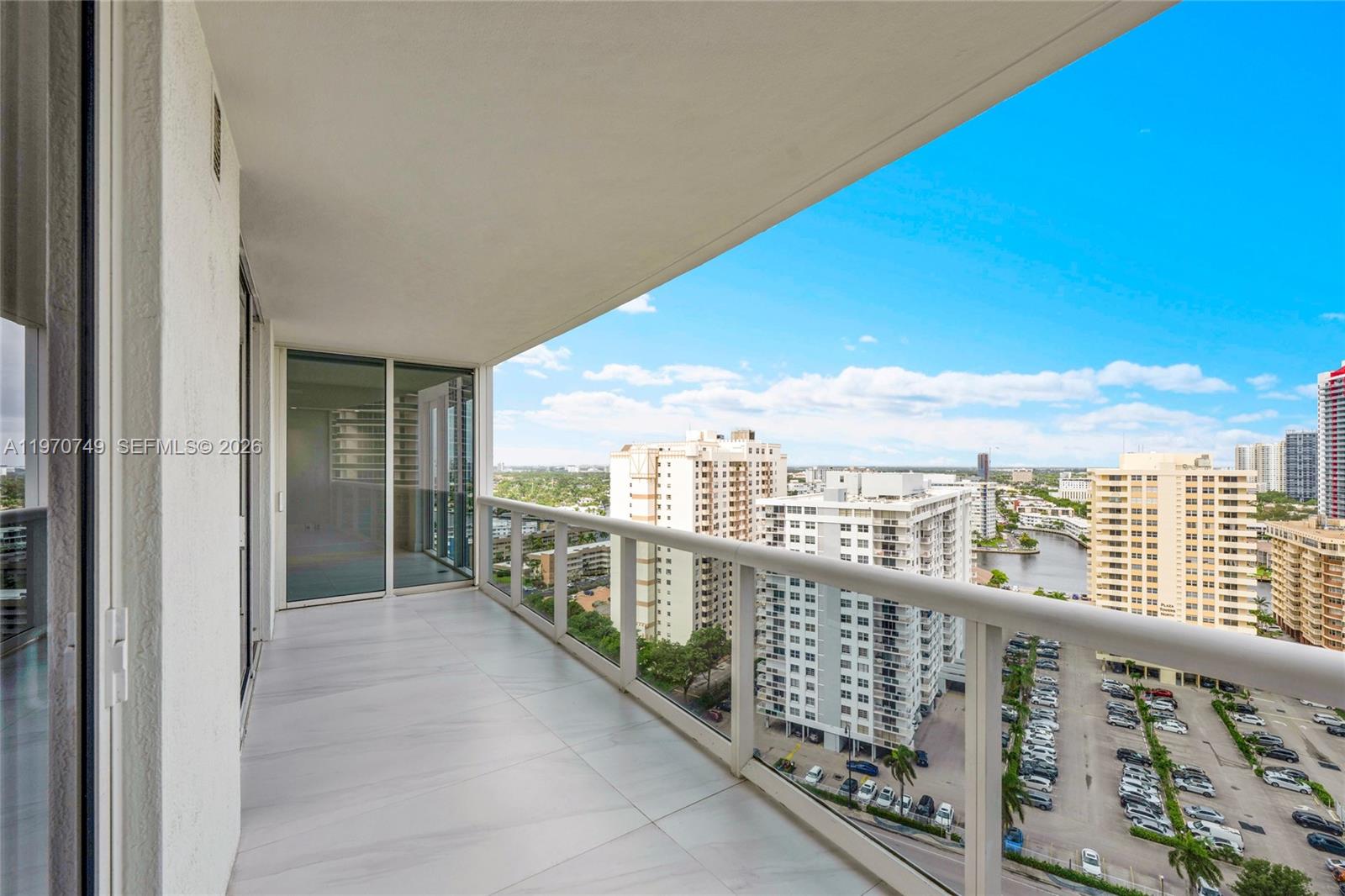 BEACH CLUB ONE - Residential