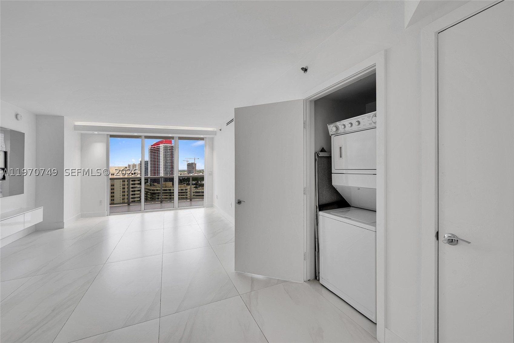 BEACH CLUB ONE - Residential