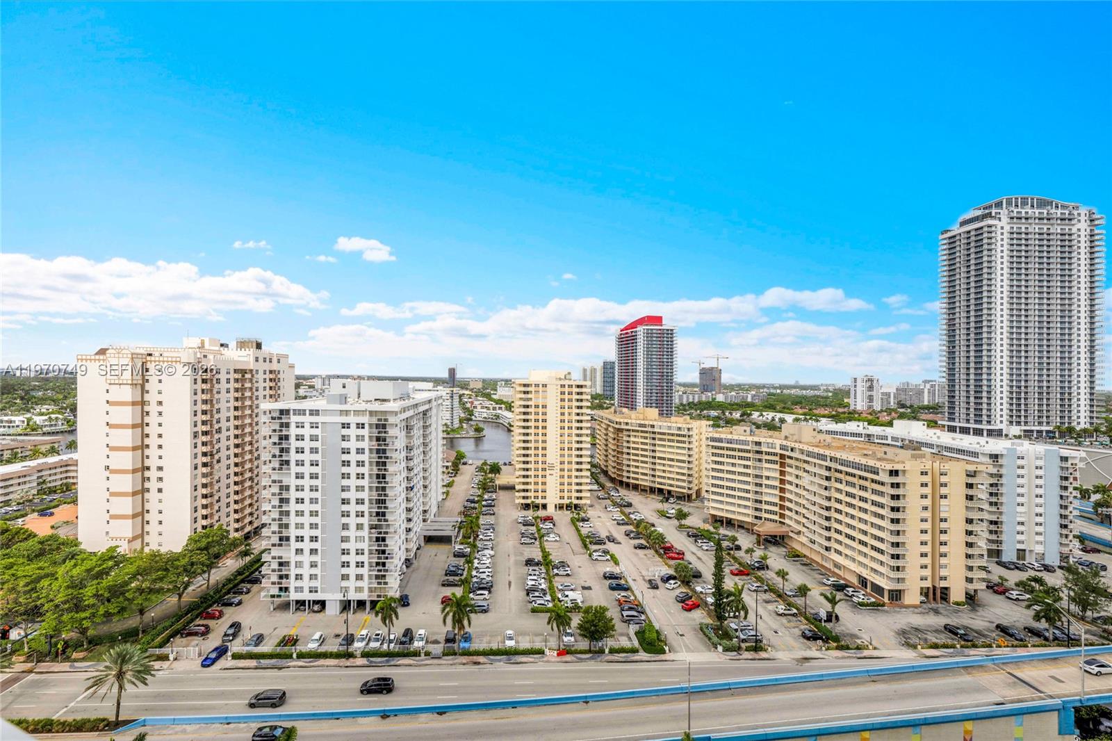 BEACH CLUB ONE - Residential