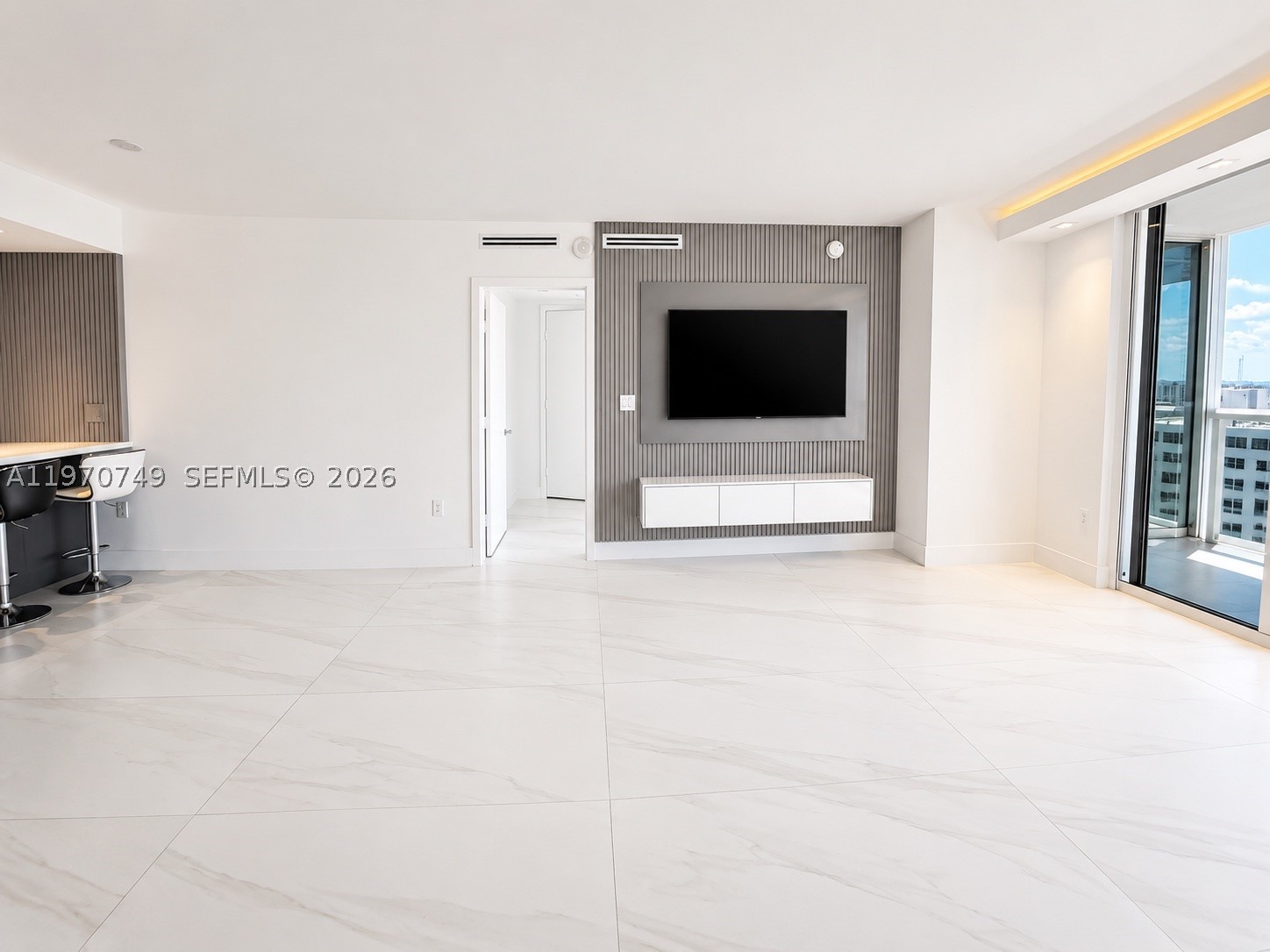 BEACH CLUB ONE - Residential
