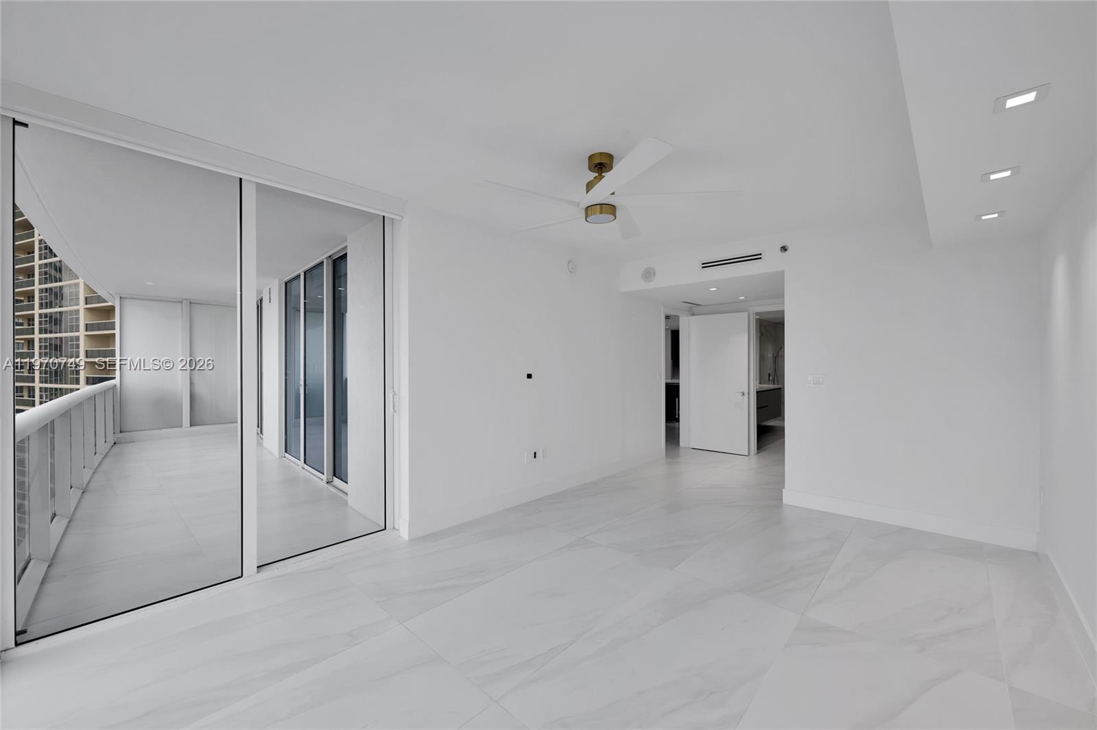 BEACH CLUB ONE - Residential