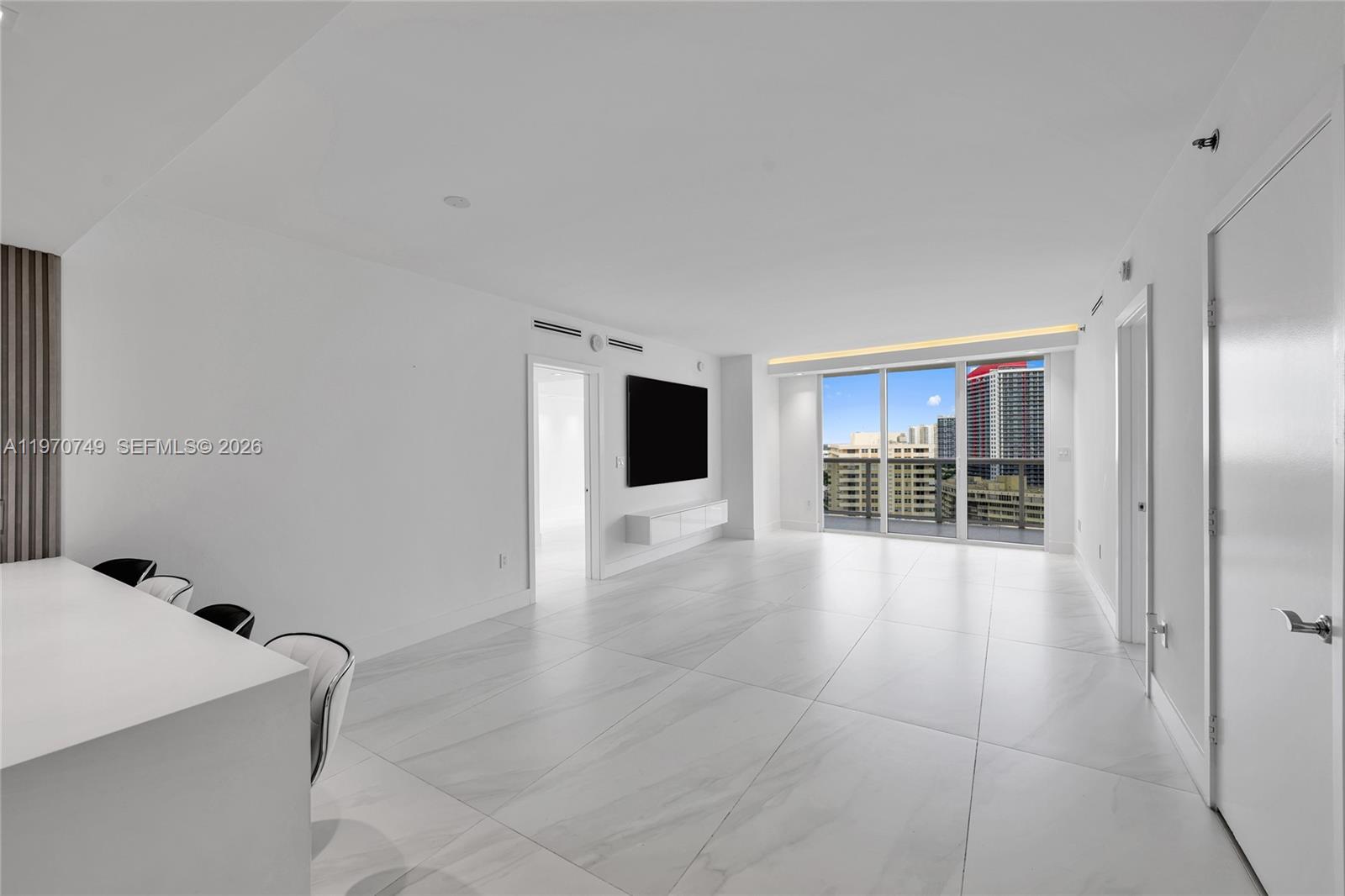 BEACH CLUB ONE - Residential
