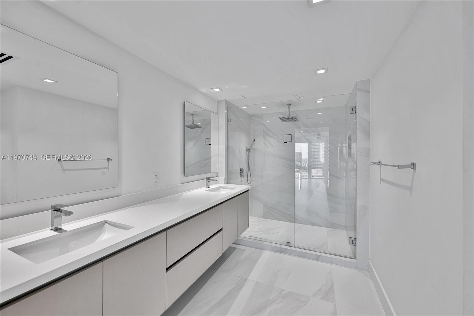 BEACH CLUB ONE - Residential