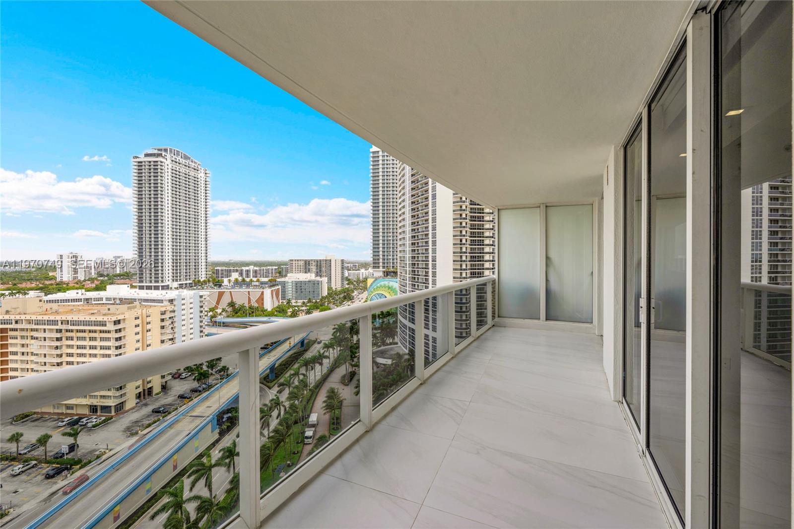 BEACH CLUB ONE - Residential