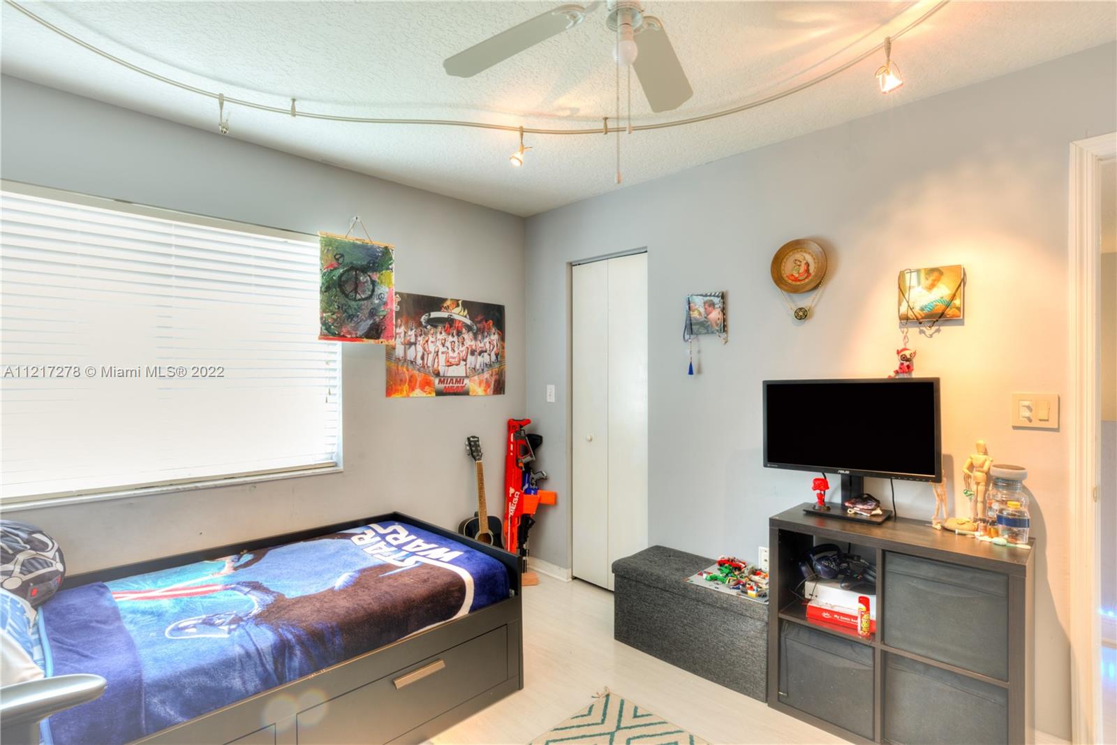 ISLAND THE NO 2 SUBDIVISI - Residential