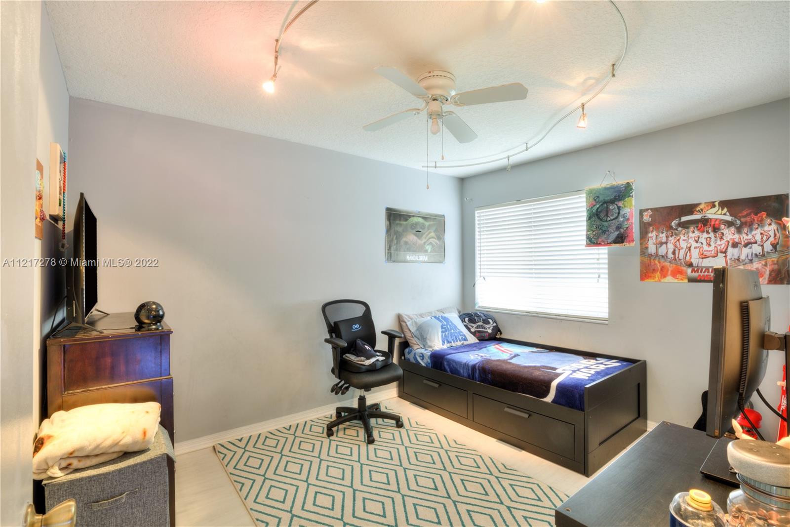 ISLAND THE NO 2 SUBDIVISI - Residential