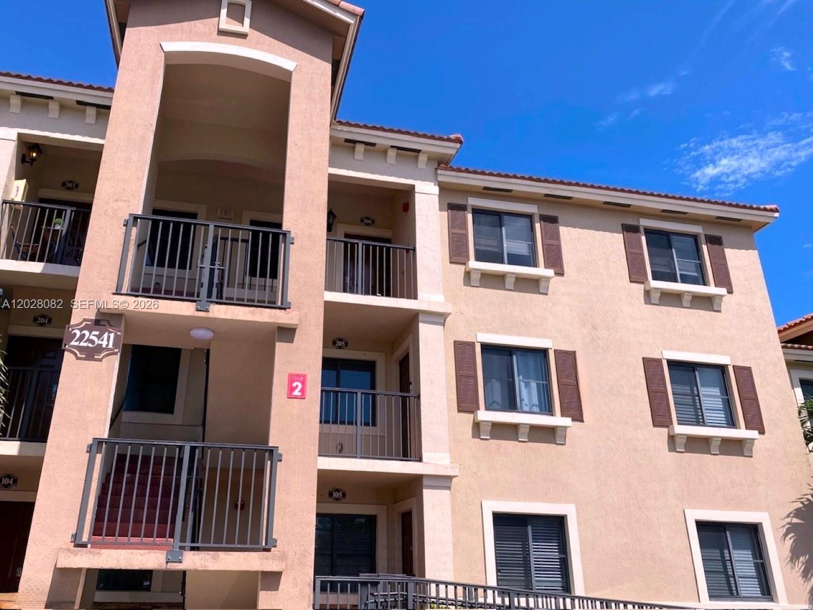 THE COURTS AT BAYSHORE II - Residential