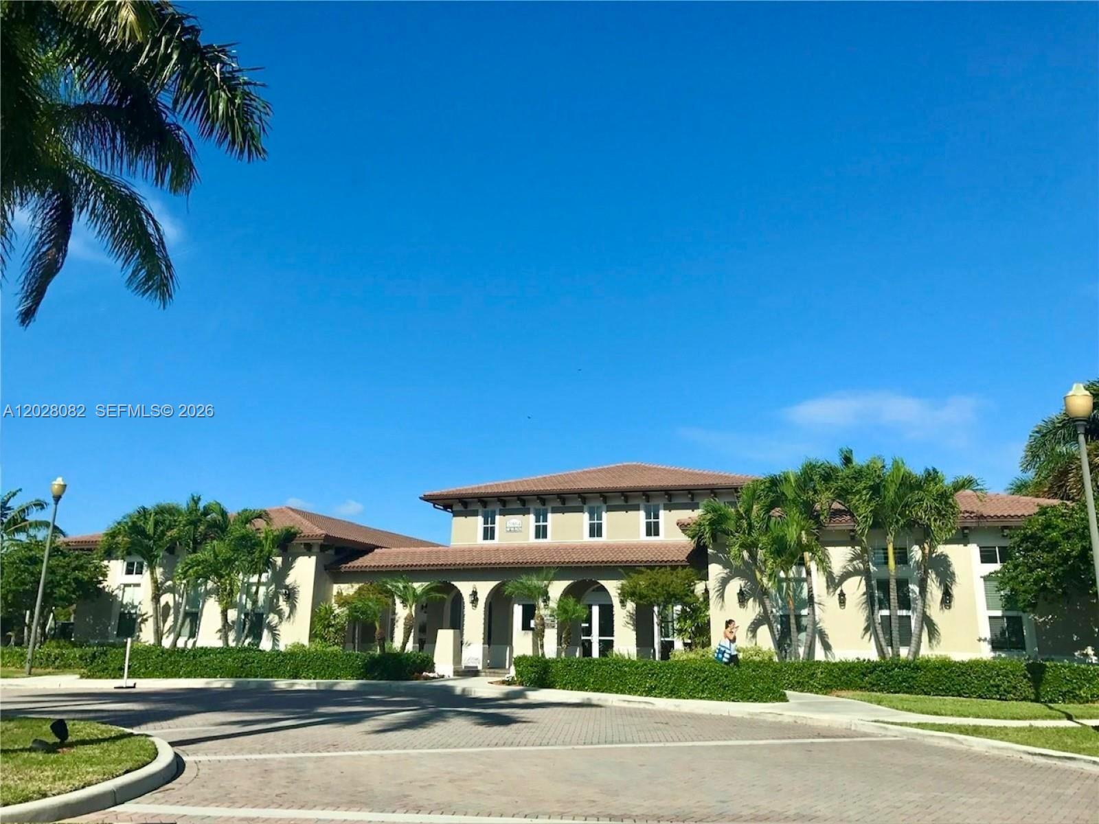 THE COURTS AT BAYSHORE II - Residential