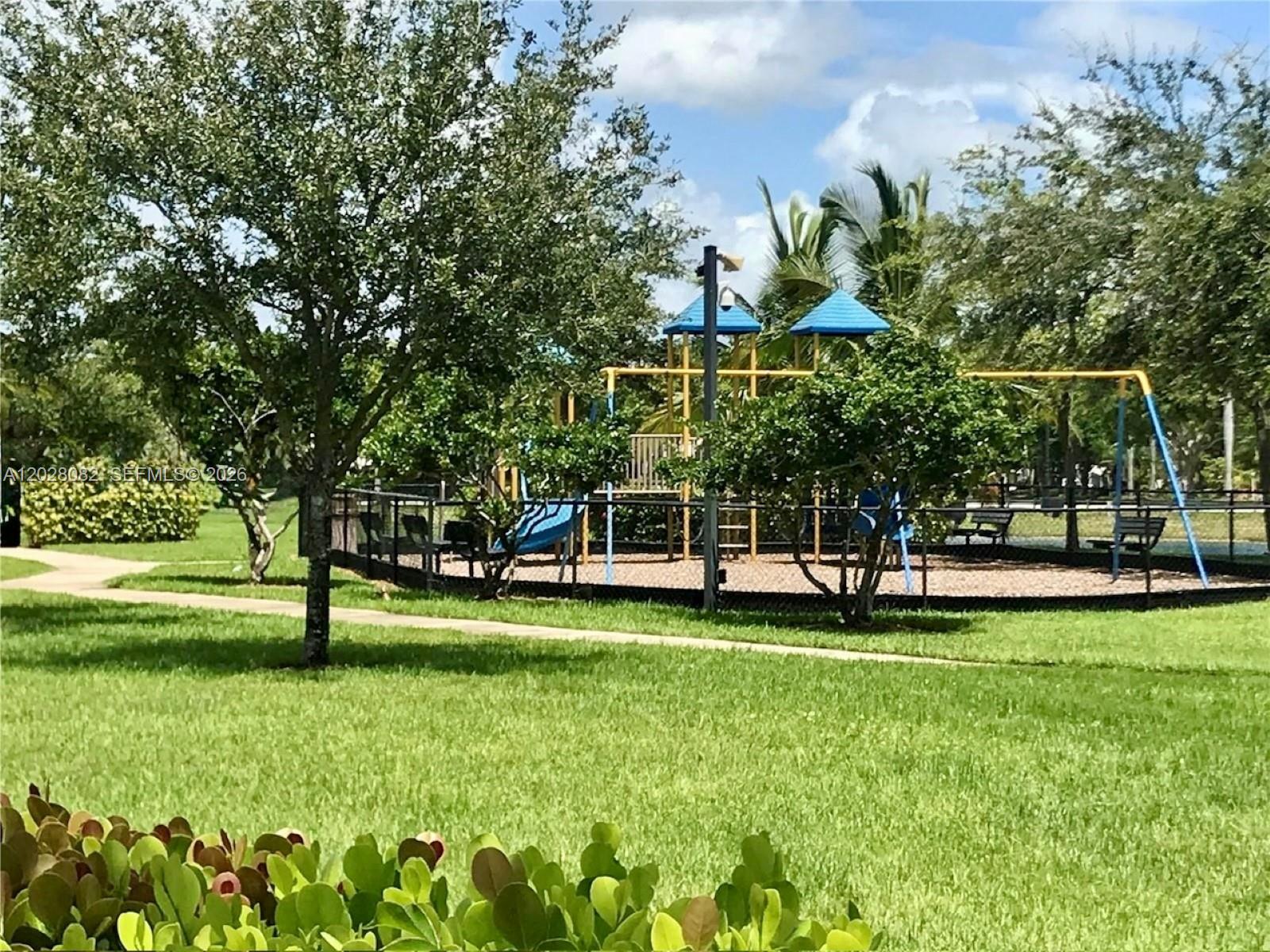 THE COURTS AT BAYSHORE II - Residential