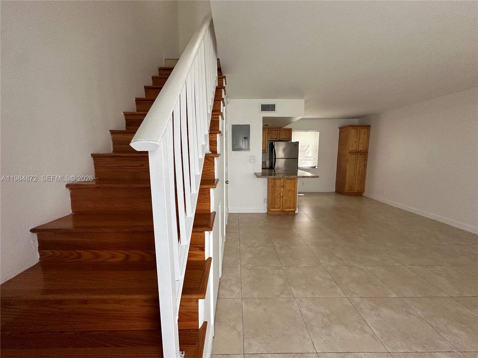 HIGHLAND ESTATES - Residential Lease