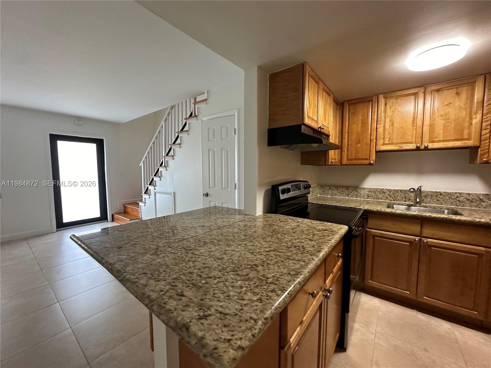HIGHLAND ESTATES - Residential Lease