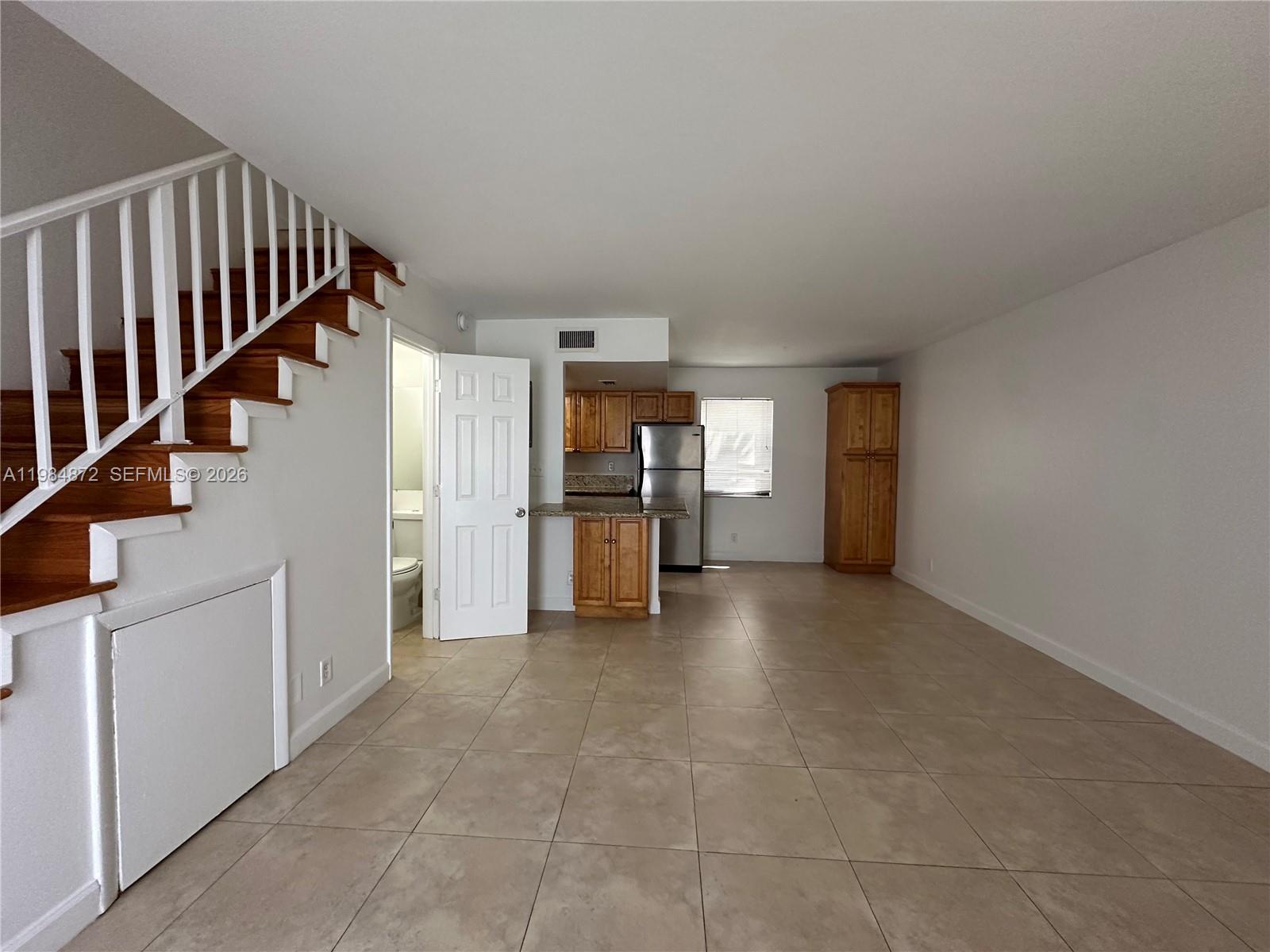 HIGHLAND ESTATES - Residential Lease