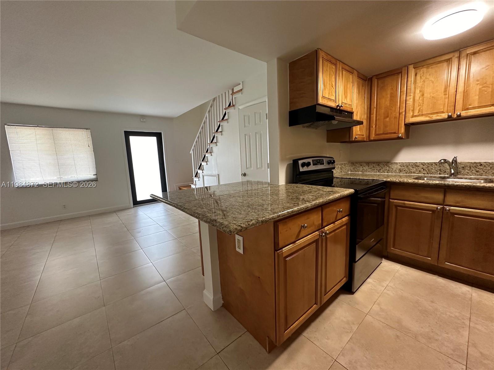 HIGHLAND ESTATES - Residential Lease