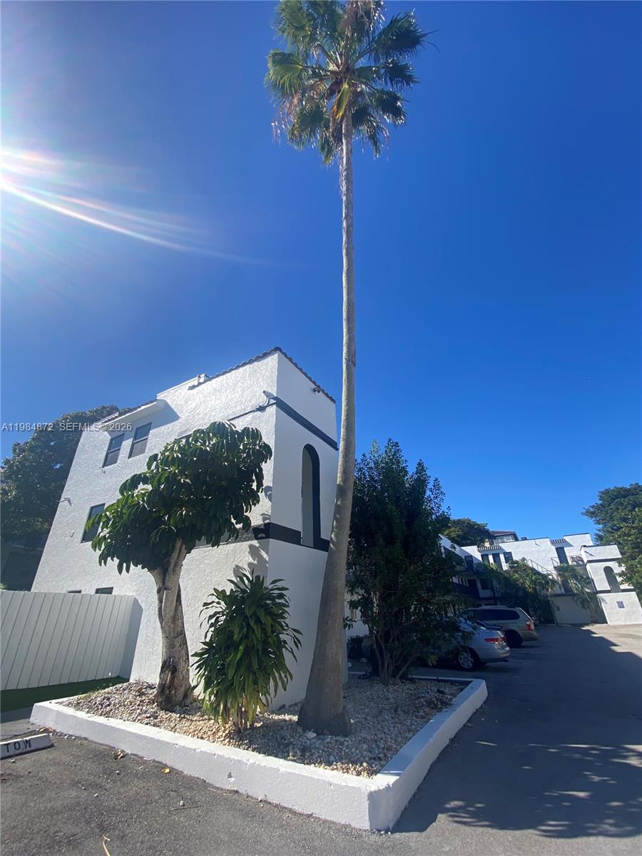 HIGHLAND ESTATES - Residential Lease