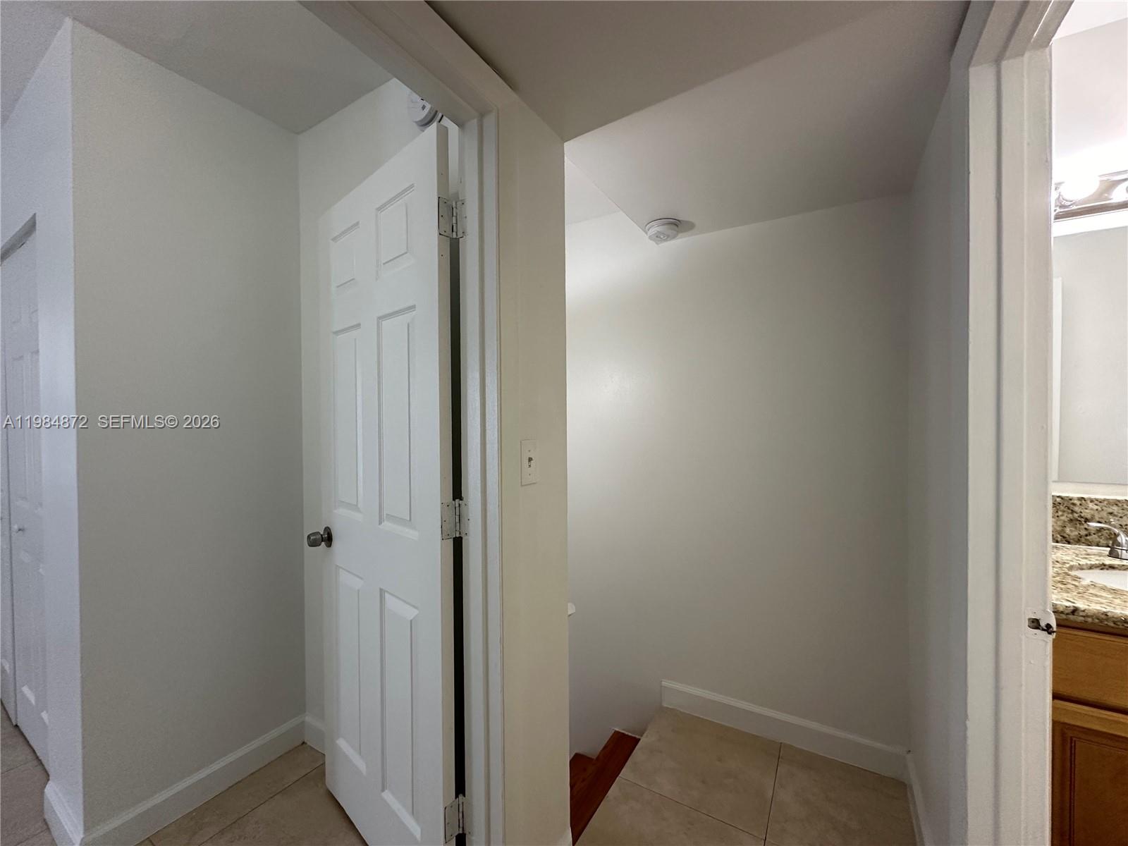 HIGHLAND ESTATES - Residential Lease