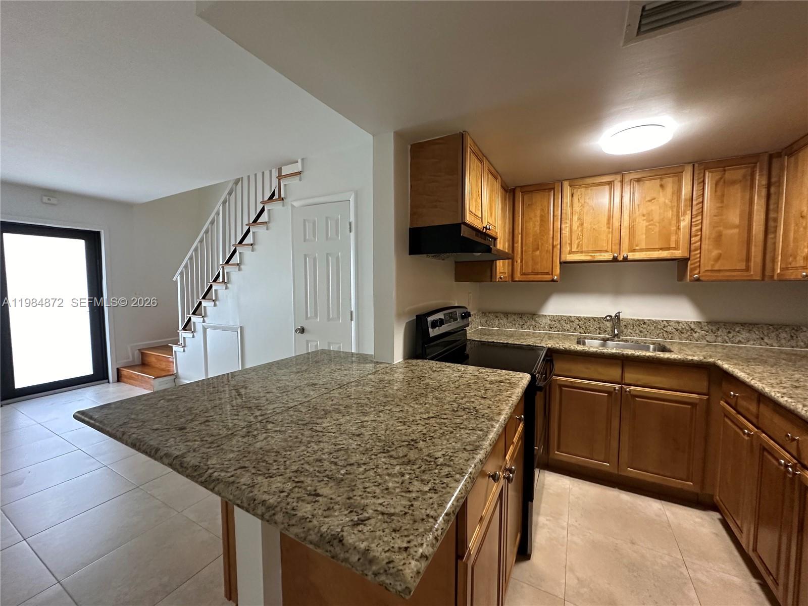 HIGHLAND ESTATES - Residential Lease