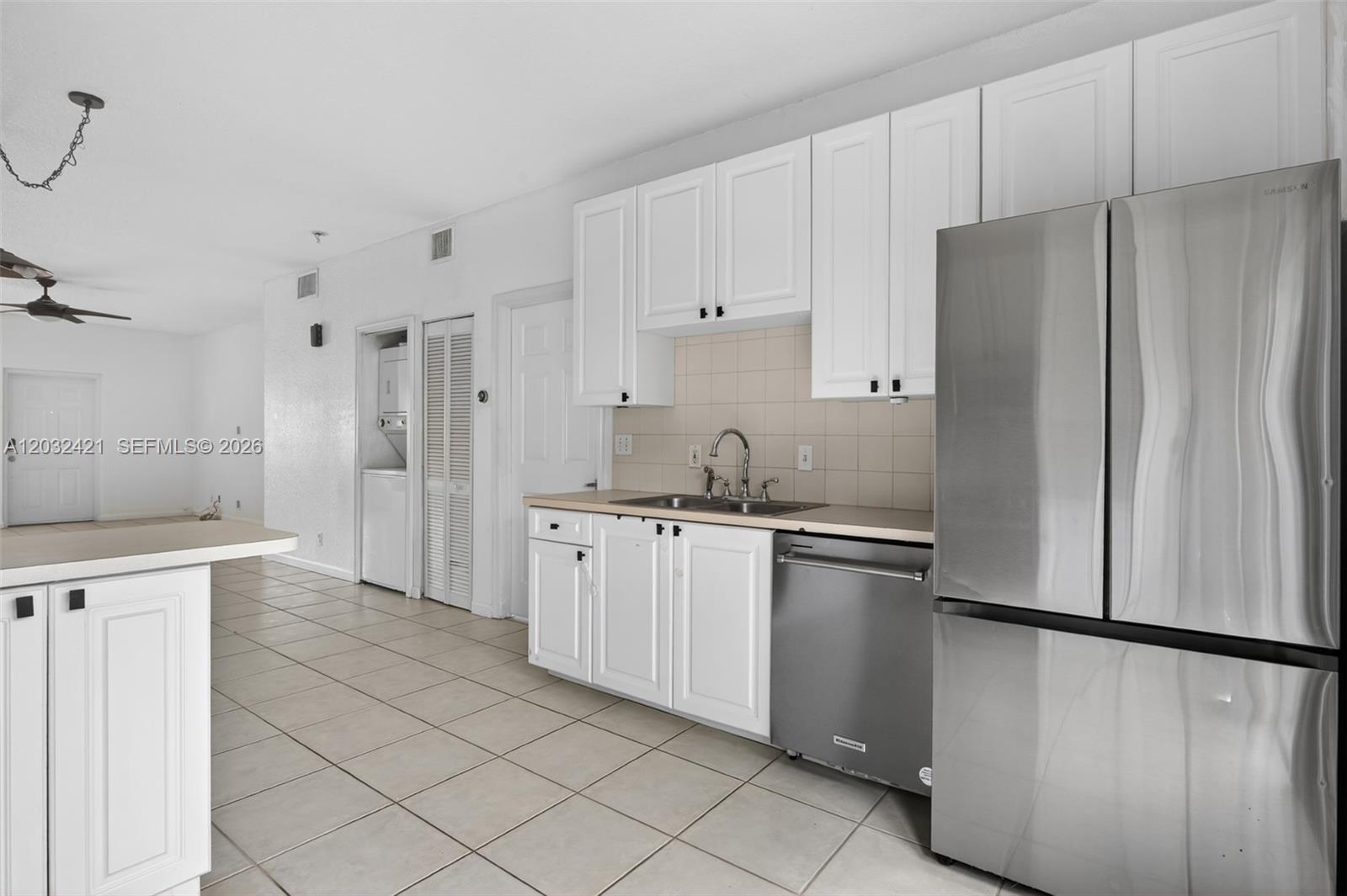 WASHINGTON PALMS CONDO - Residential Lease
