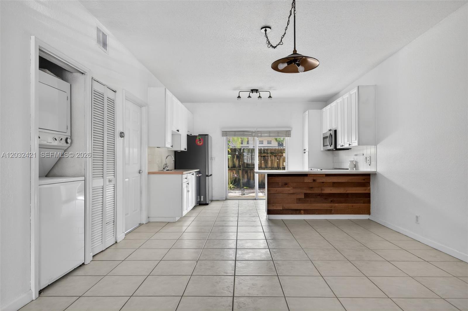 WASHINGTON PALMS CONDO - Residential Lease