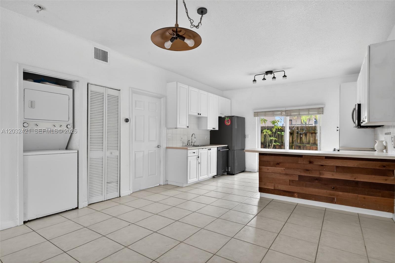 WASHINGTON PALMS CONDO - Residential Lease