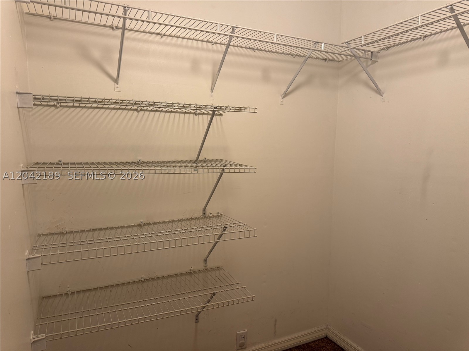 LEEWARD POINT CONDO - Residential Lease