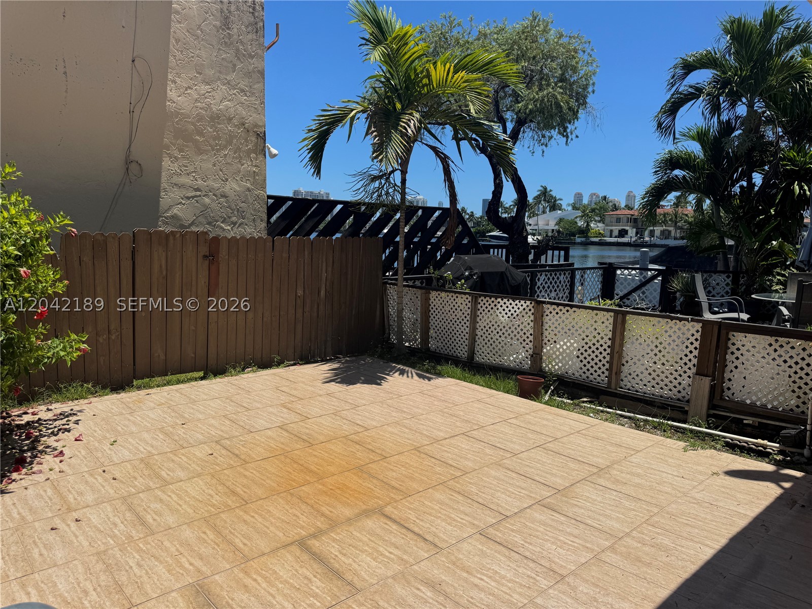 LEEWARD POINT CONDO - Residential Lease