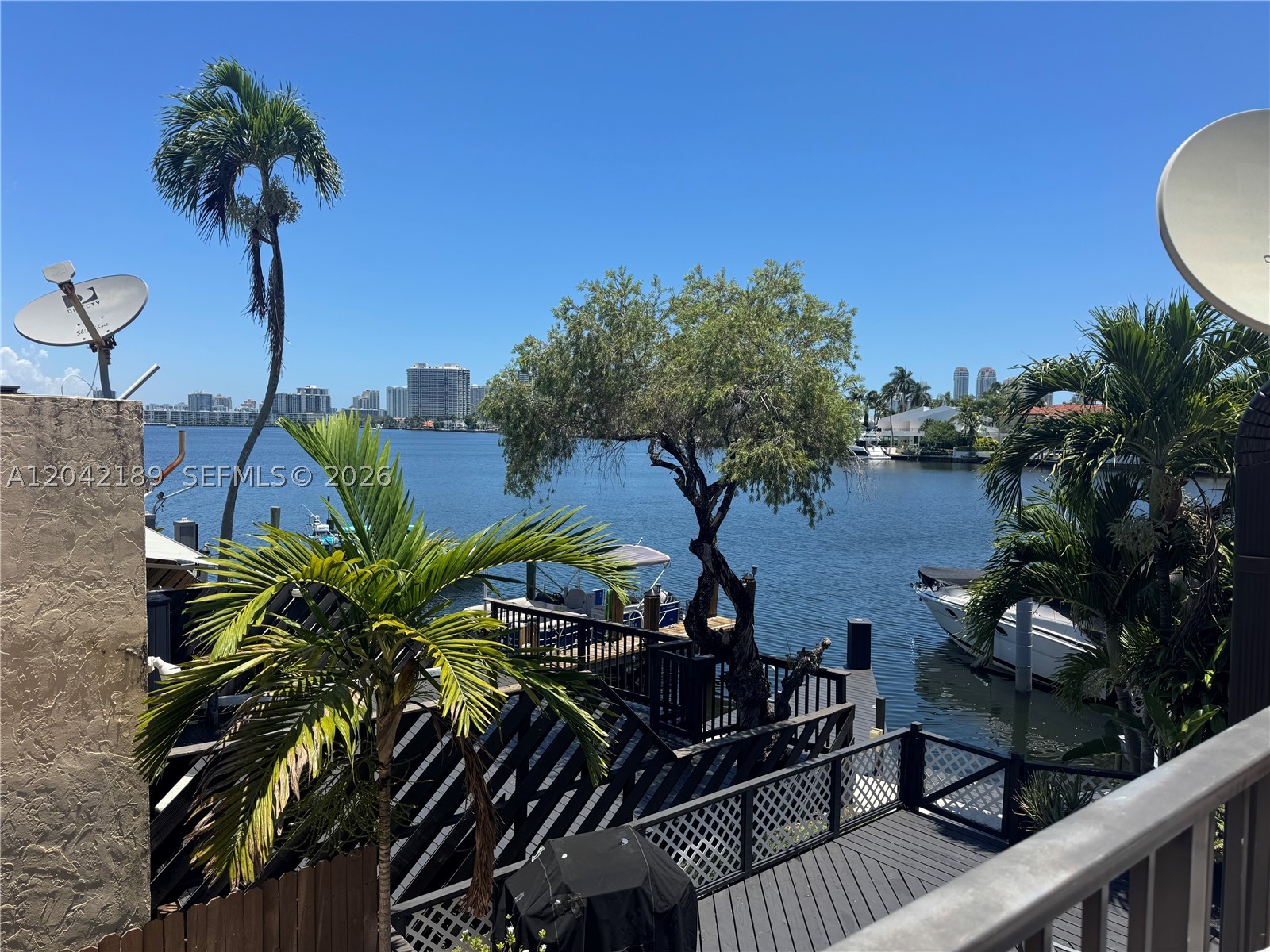 LEEWARD POINT CONDO - Residential Lease