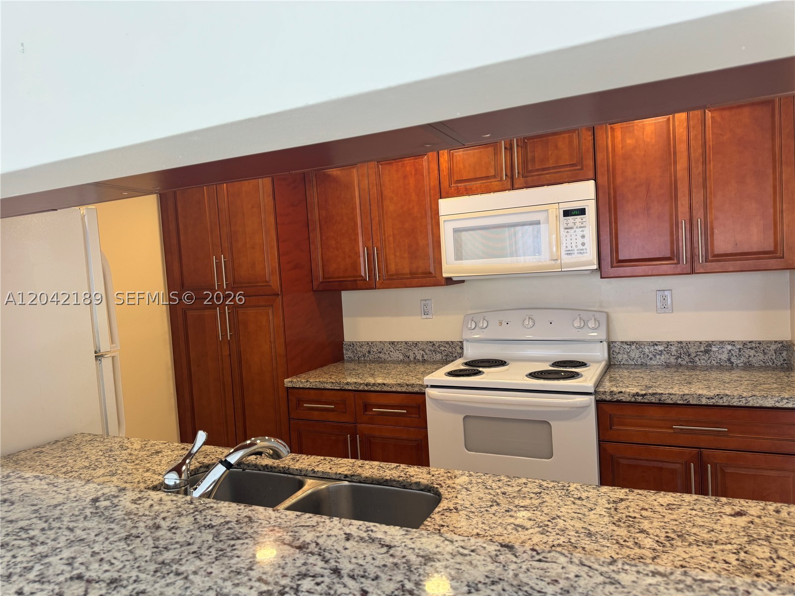 LEEWARD POINT CONDO - Residential Lease