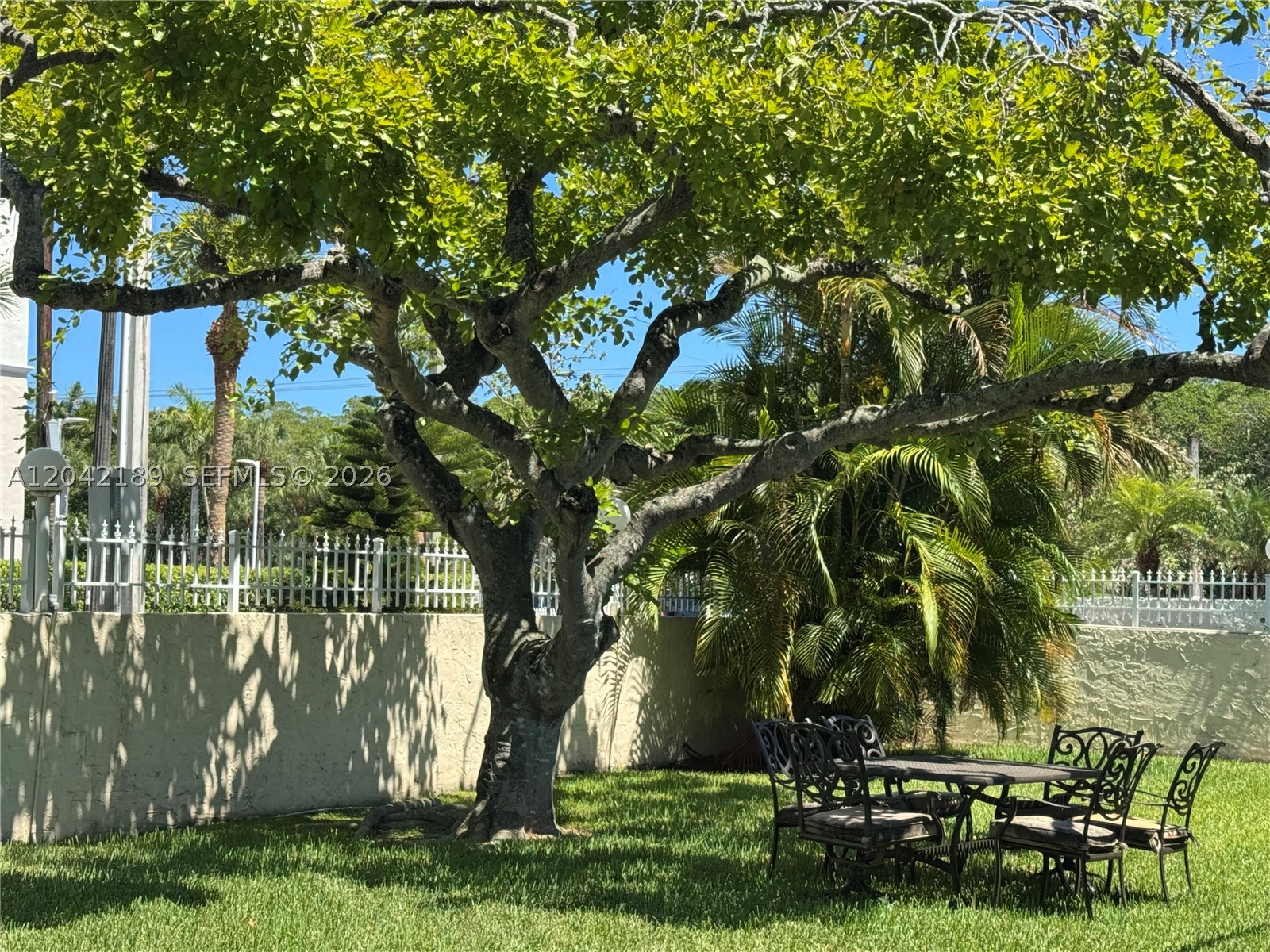 LEEWARD POINT CONDO - Residential Lease