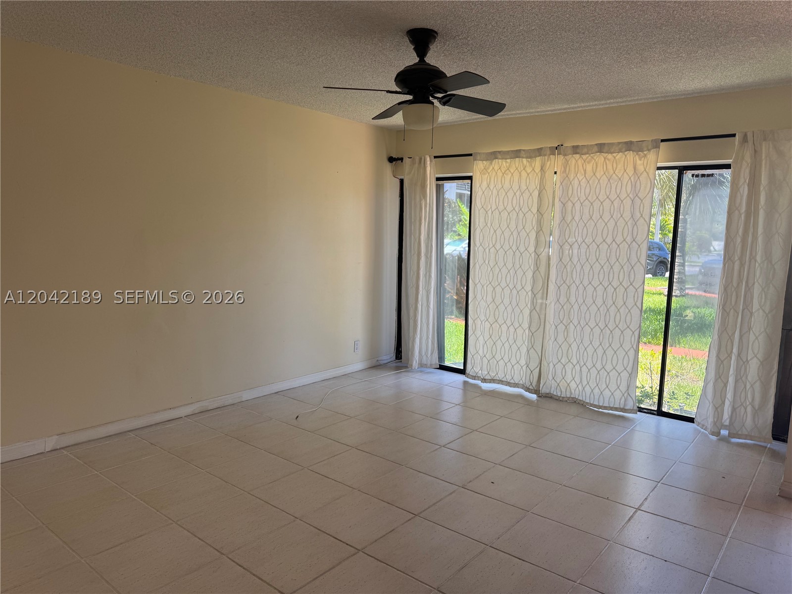 LEEWARD POINT CONDO - Residential Lease