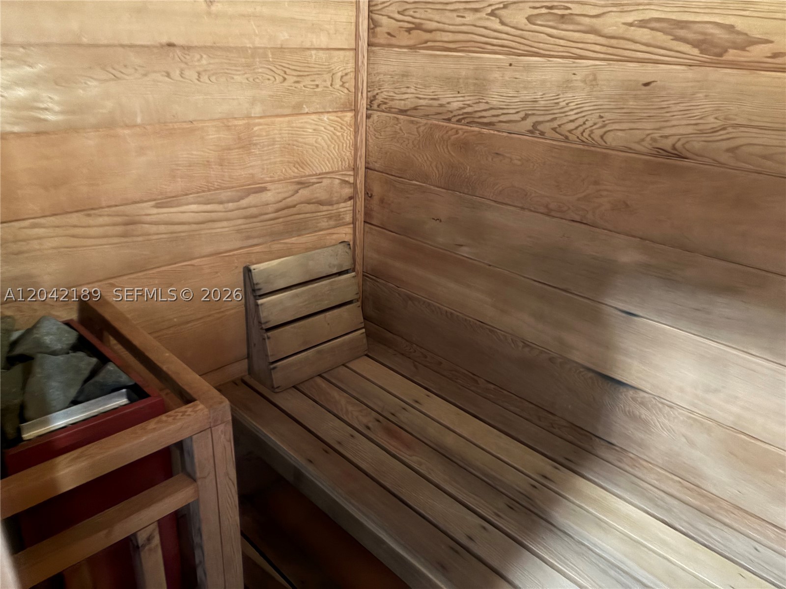 LEEWARD POINT CONDO - Residential Lease