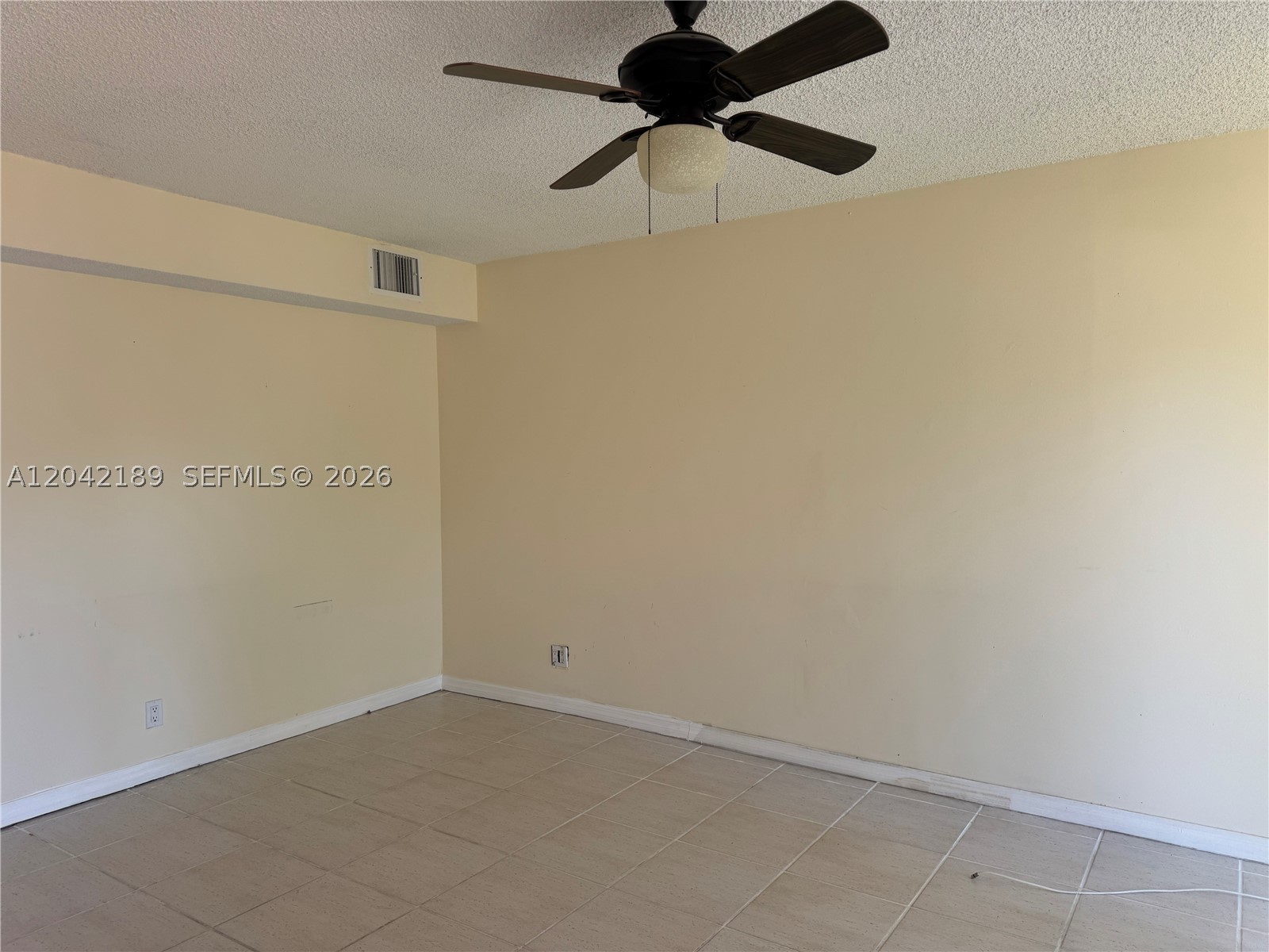 LEEWARD POINT CONDO - Residential Lease