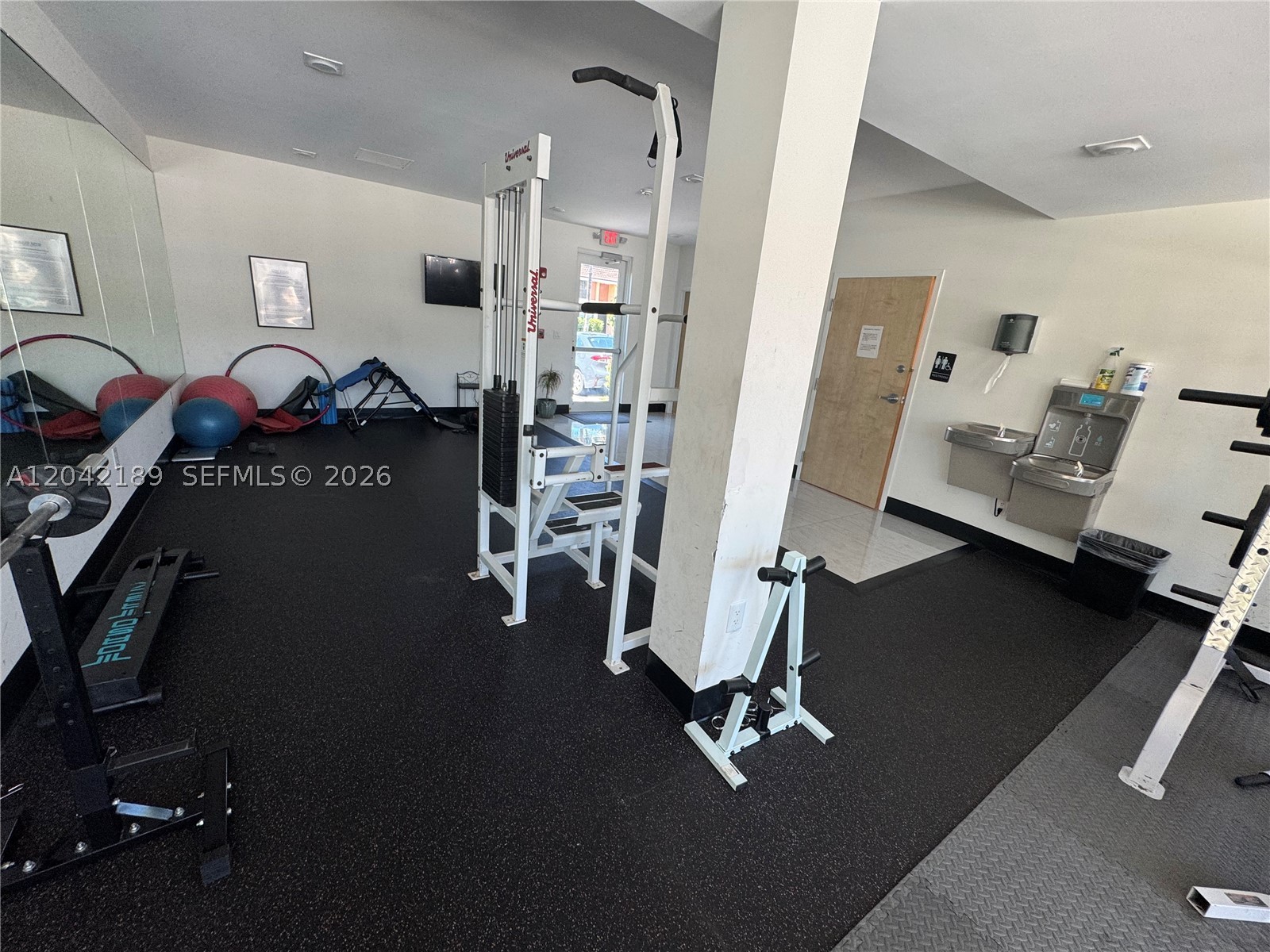 LEEWARD POINT CONDO - Residential Lease