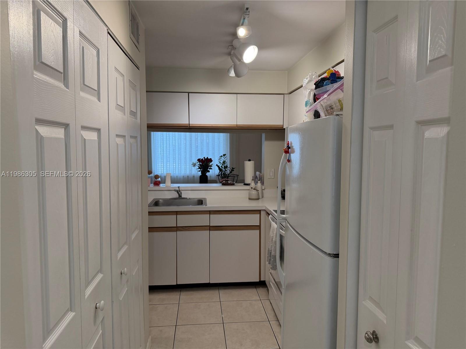 COLONNADES CONDO - Residential Lease