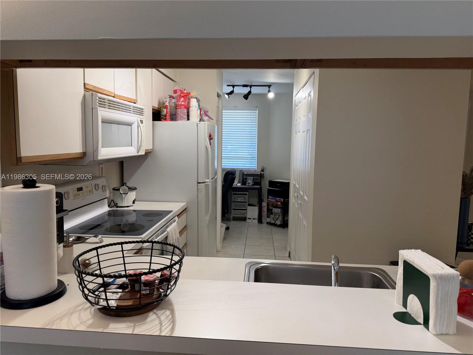 COLONNADES CONDO - Residential Lease