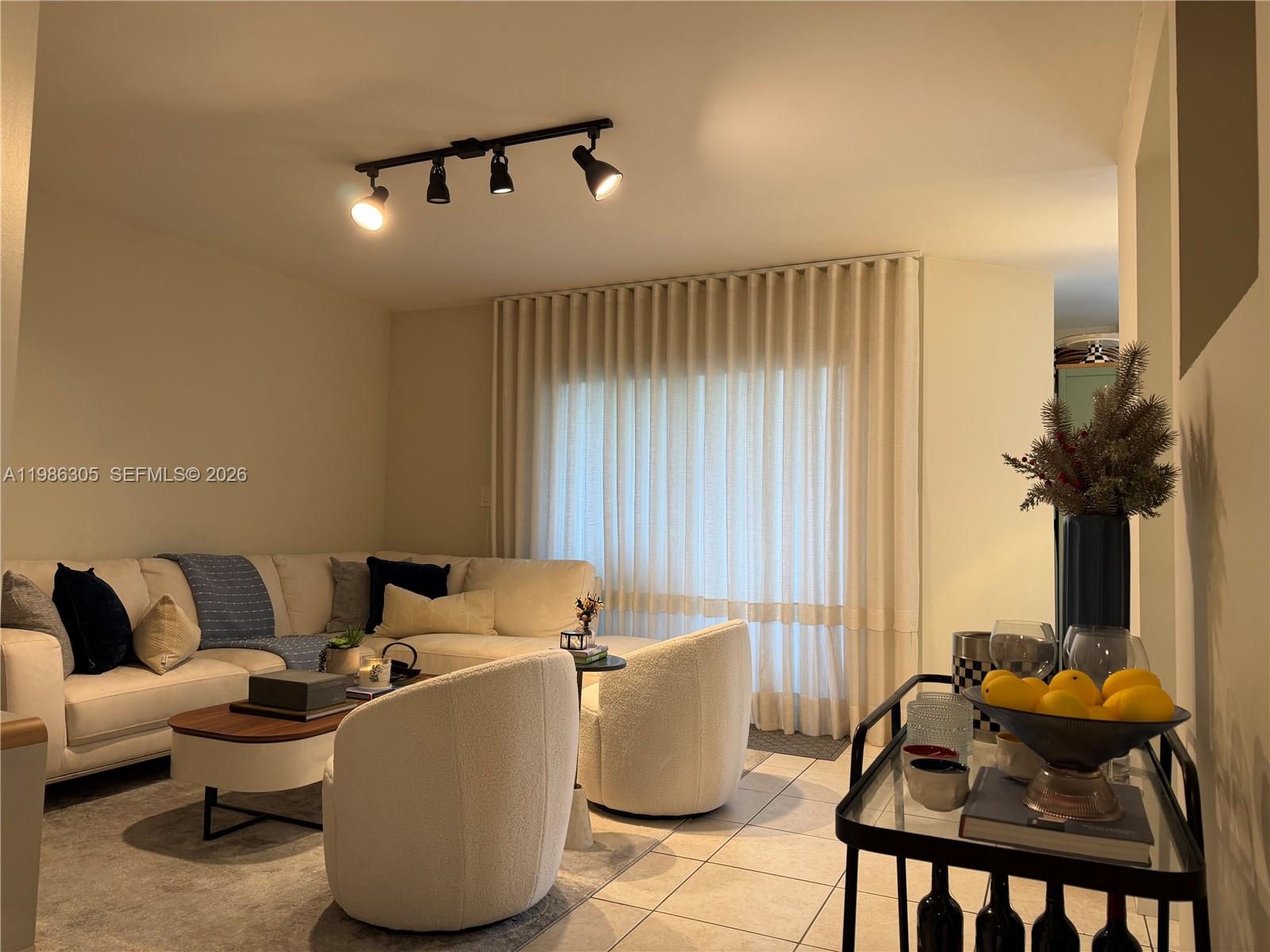 COLONNADES CONDO - Residential Lease
