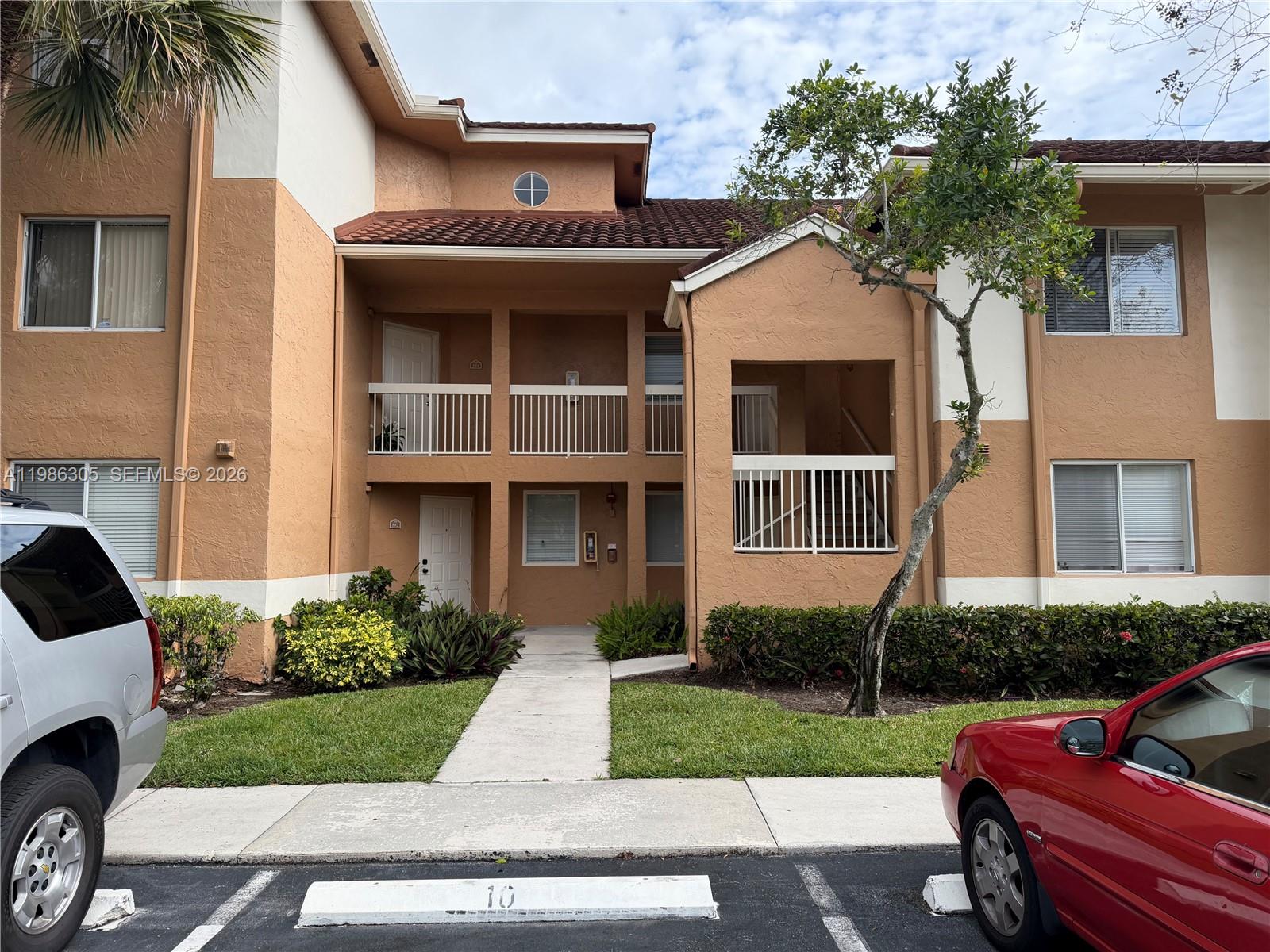 COLONNADES CONDO - Residential Lease