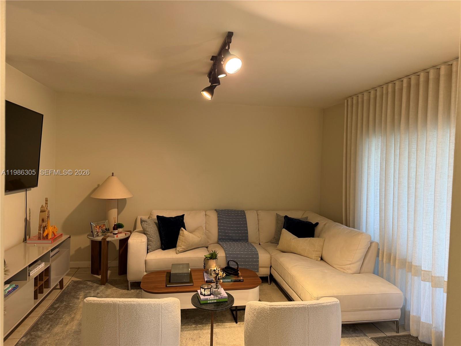 COLONNADES CONDO - Residential Lease