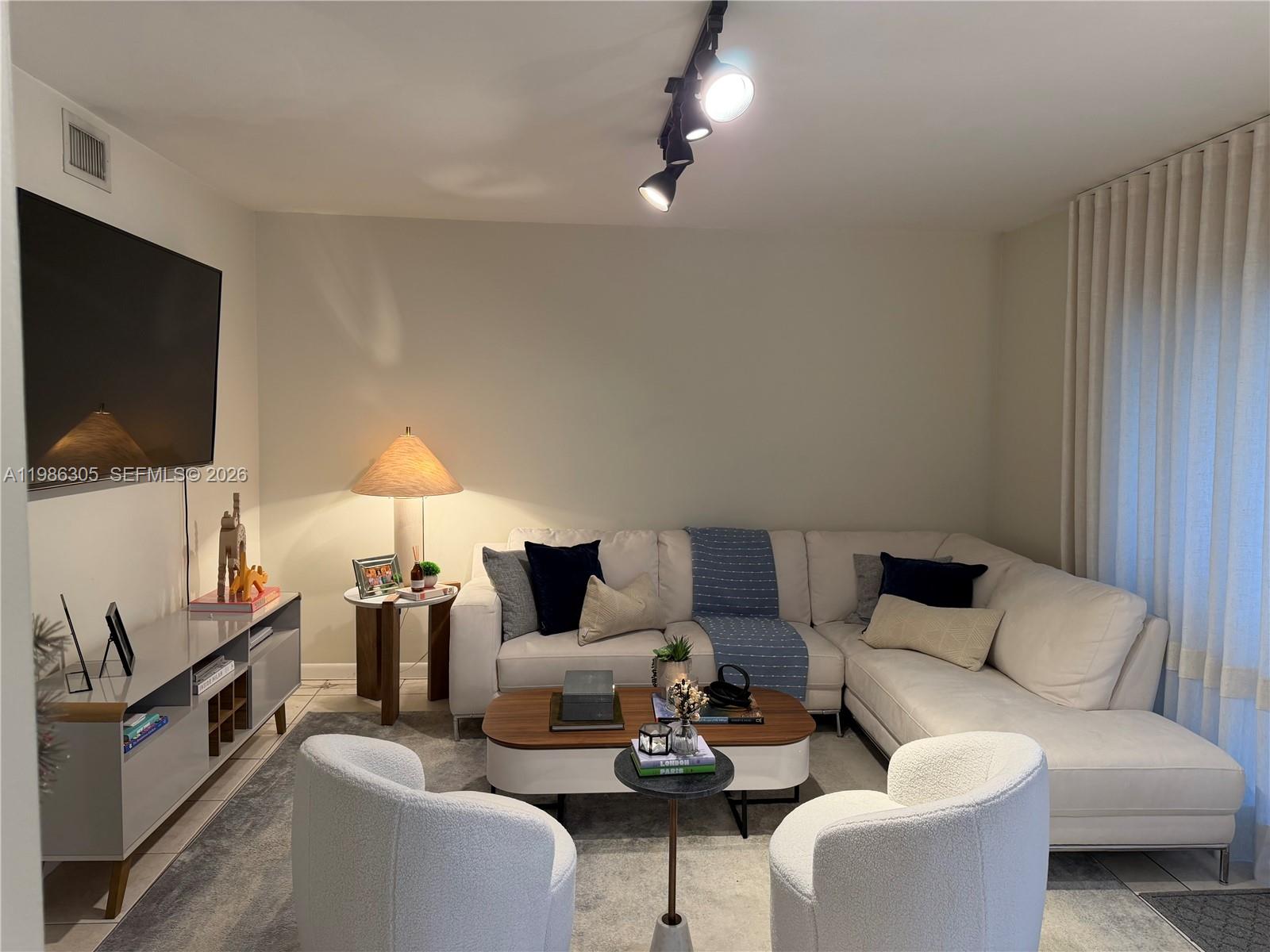 COLONNADES CONDO - Residential Lease