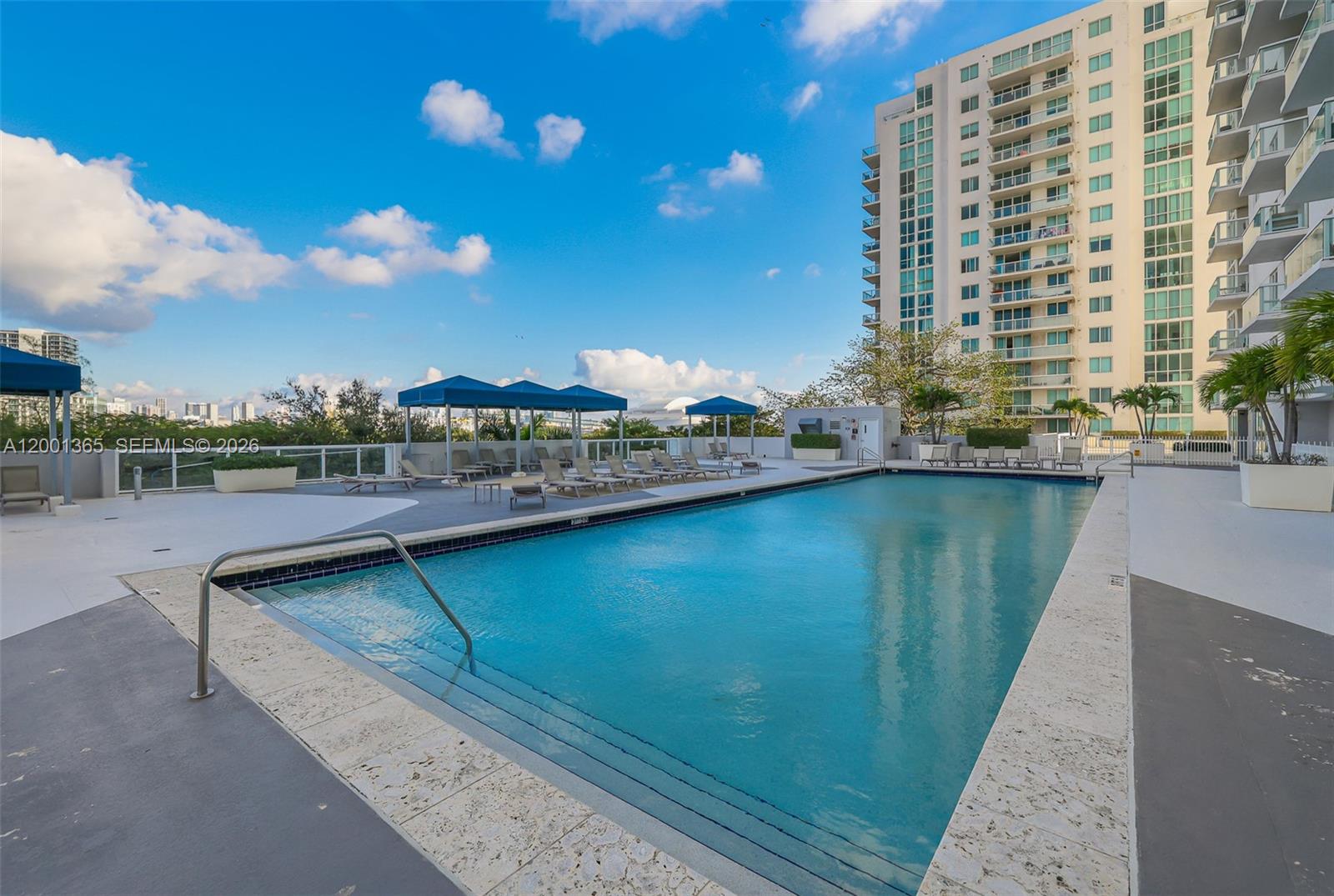TERRAZAS RIVERPARK VILLAG - Residential