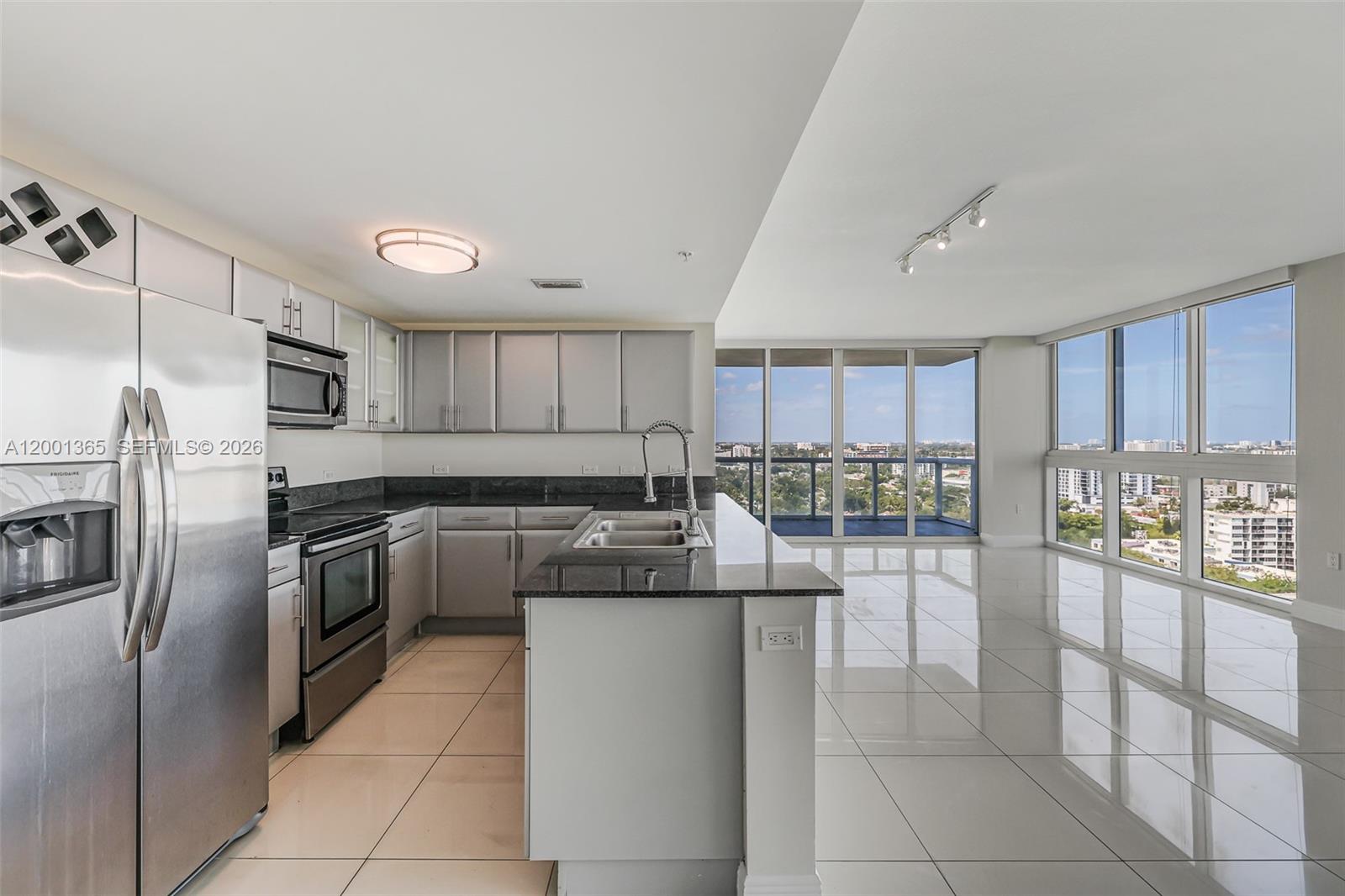 TERRAZAS RIVERPARK VILLAG - Residential