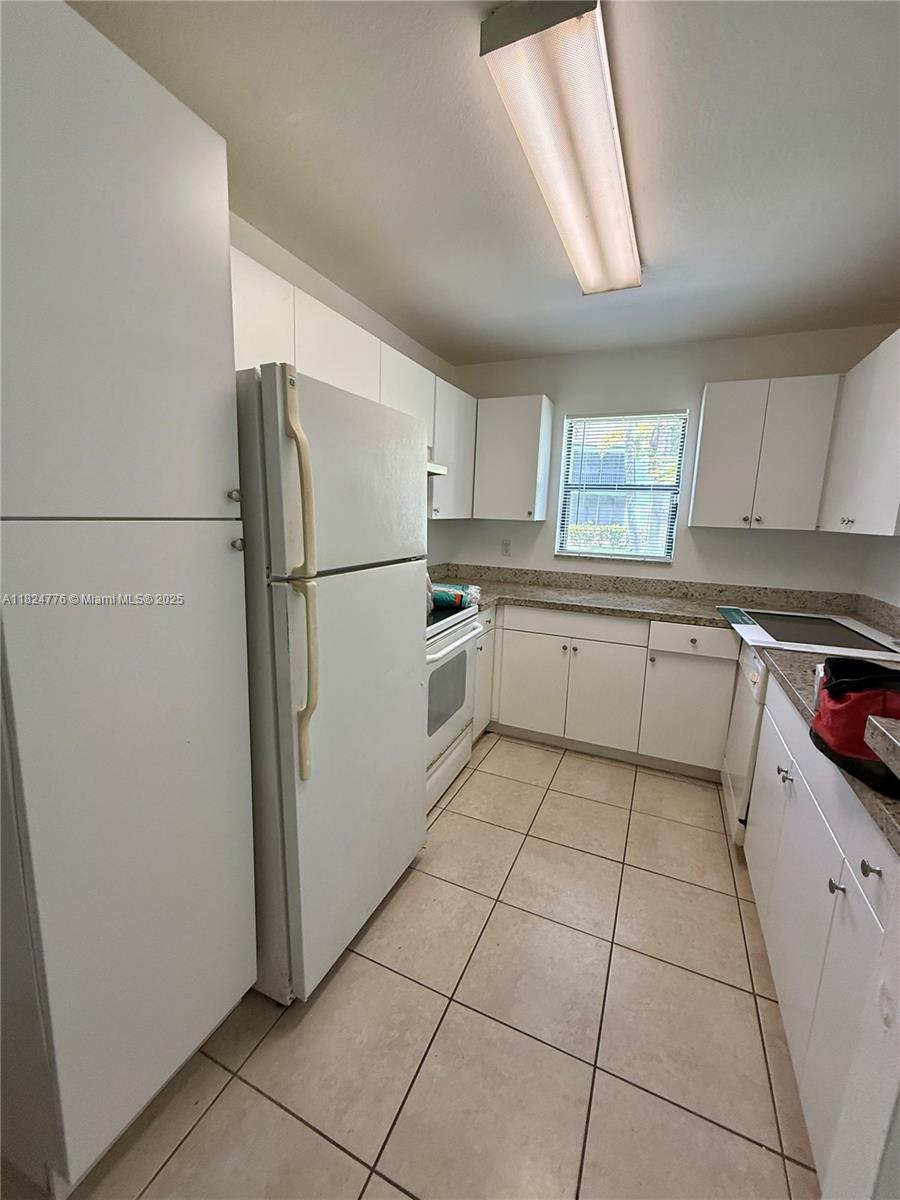 PRESERVE AT AVERY LAKES - Residential Lease