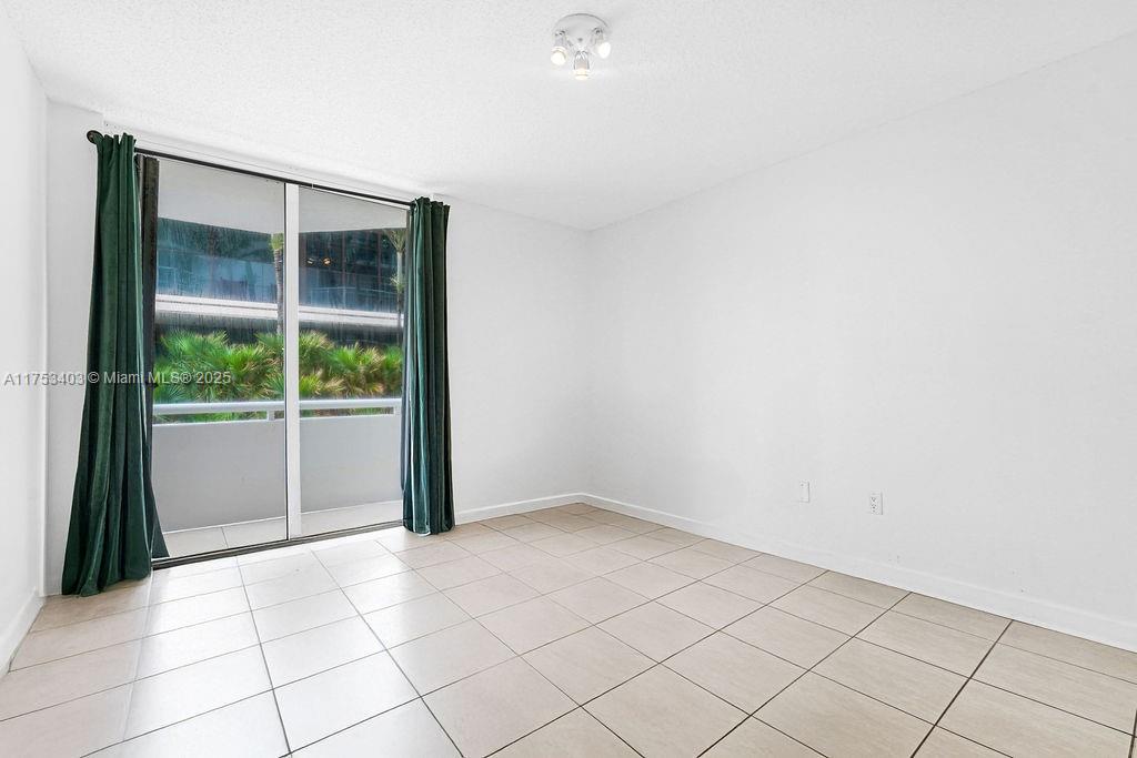 MIRAGE CONDO - Residential