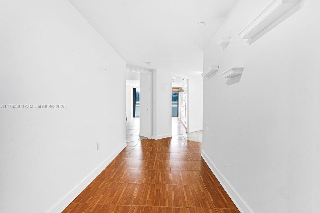 MIRAGE CONDO - Residential