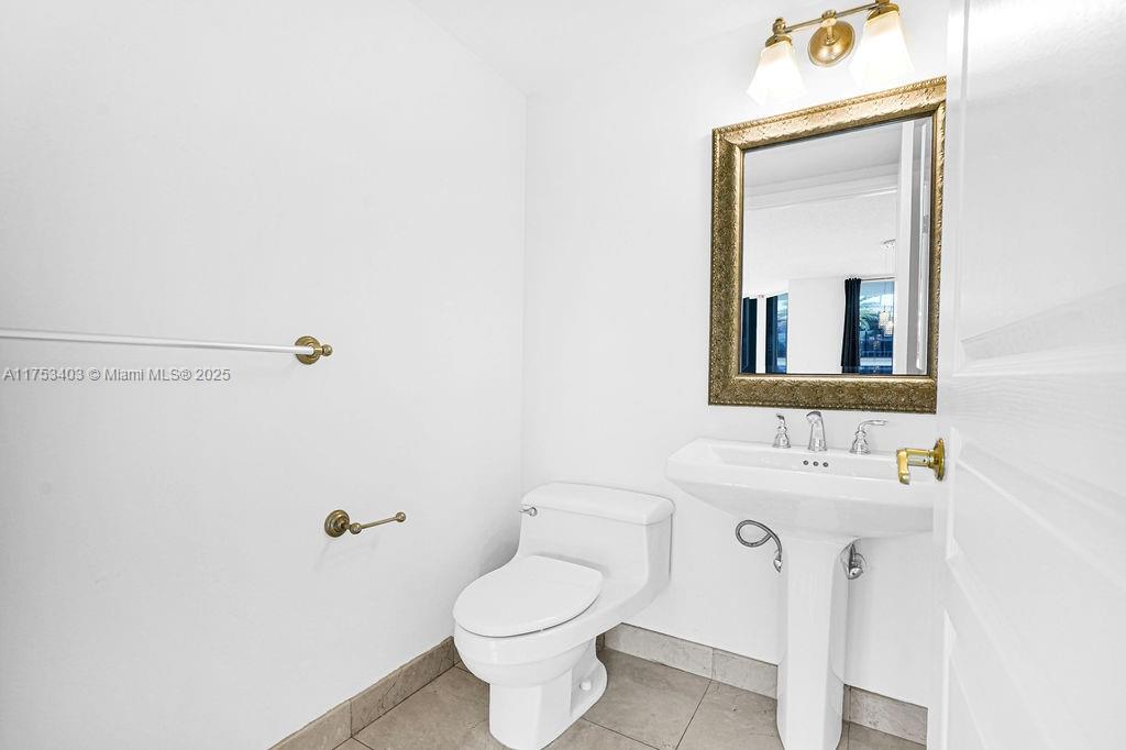 MIRAGE CONDO - Residential