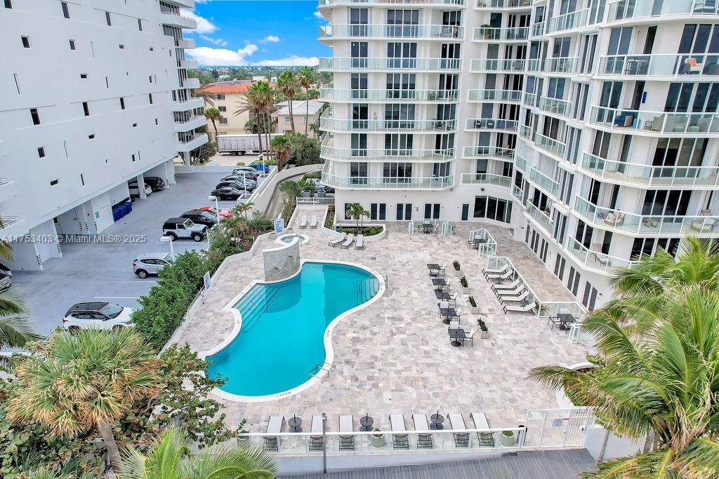 MIRAGE CONDO - Residential