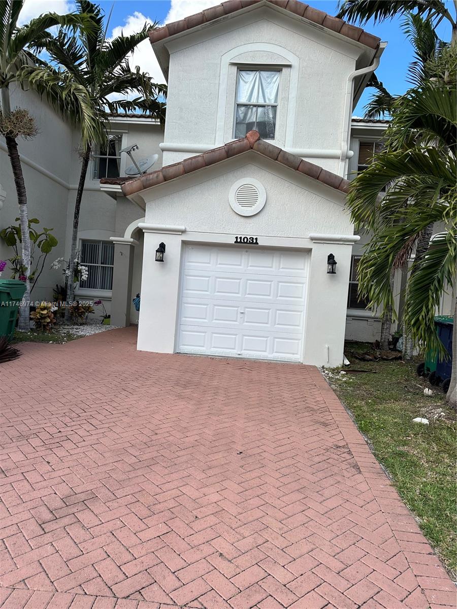 JUST FOR INVESTORS !!!!NICE TOWNHOUSE IN VILLAS DEL CAMPO WITH 3 BEDROOMS, 2,5 BATHROOMS AND ONE CAR GARAGE IN VERY GOOD CONDITIONS. CLOSE TO TURNPIKE. PROPERTY IS RENTED UP TO JANUARY 31,2027