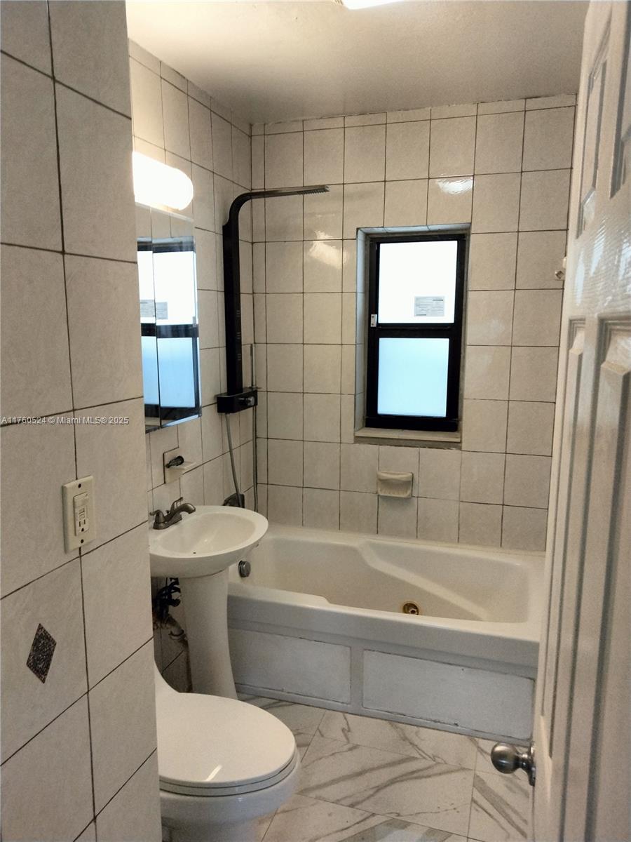 COLUMBIA PARK CORRECTED P - Residential Lease