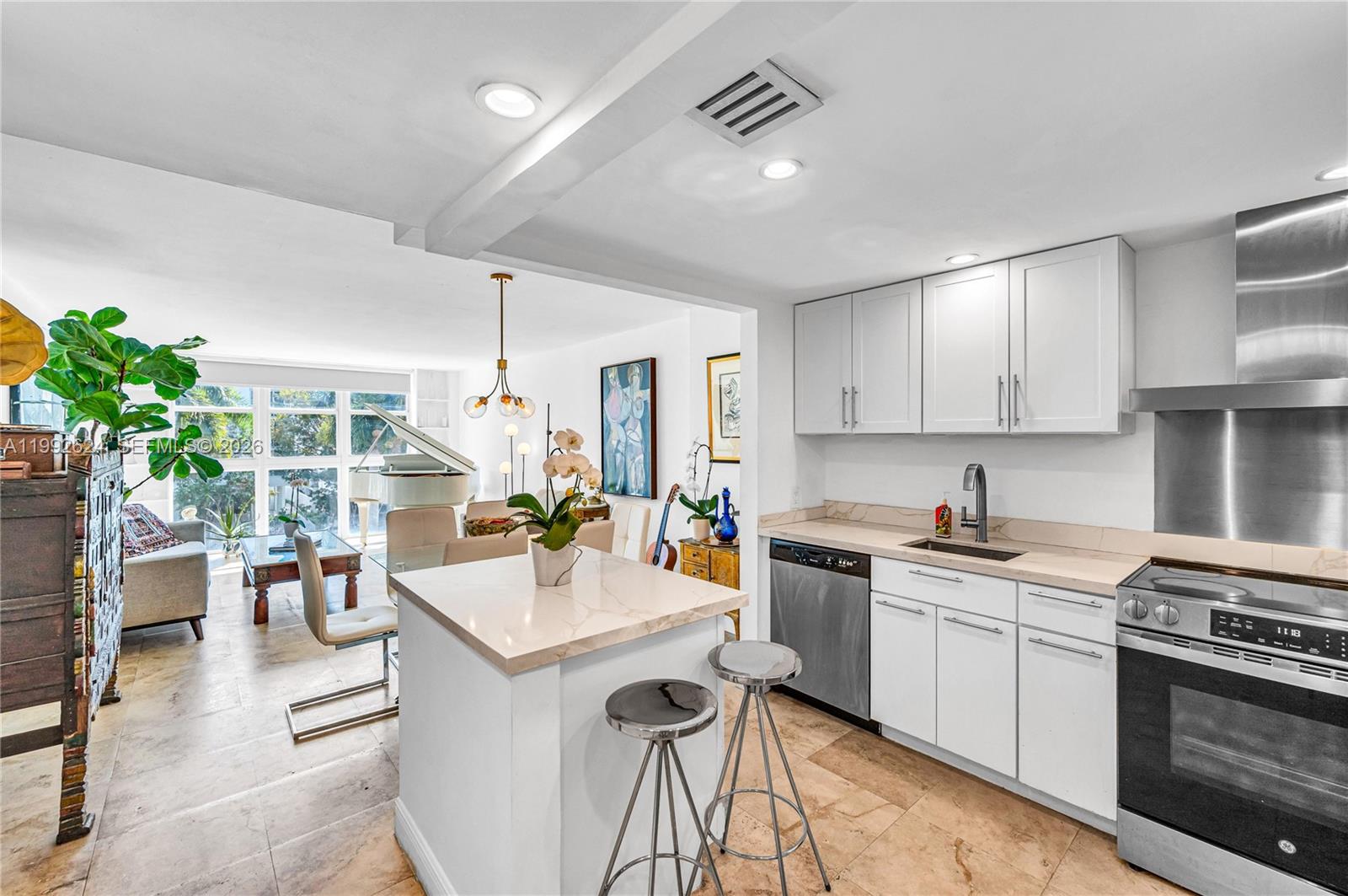 BAYVIEW TERR CONDO - Residential